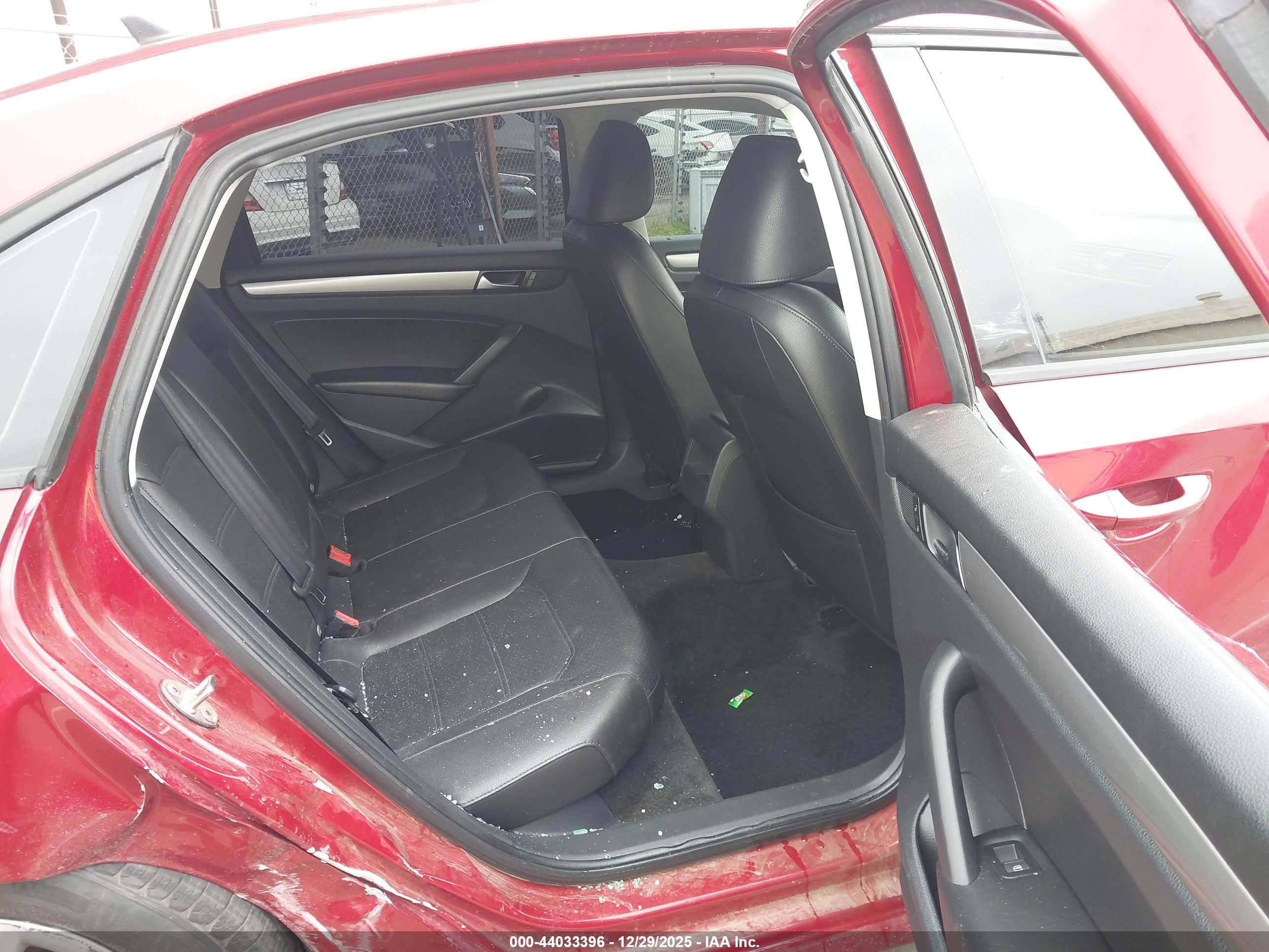 VOLKSWAGEN PASSAT image 8