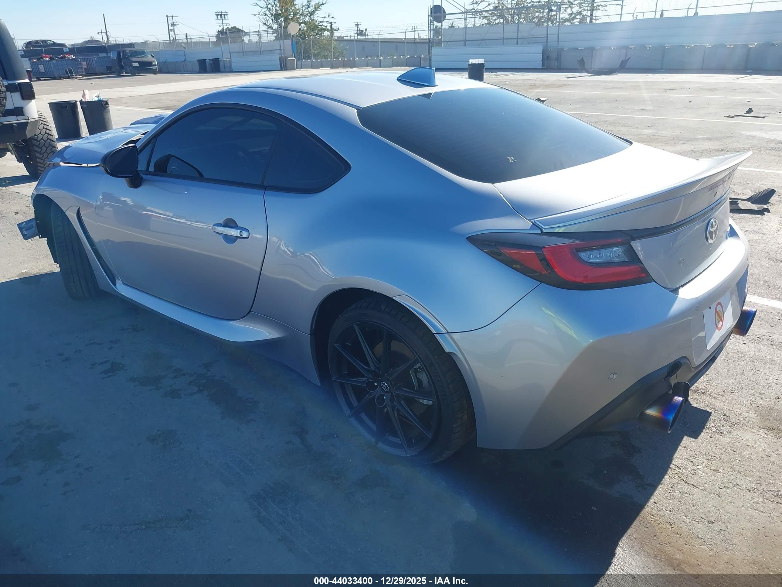 TOYOTA GR86 image 3