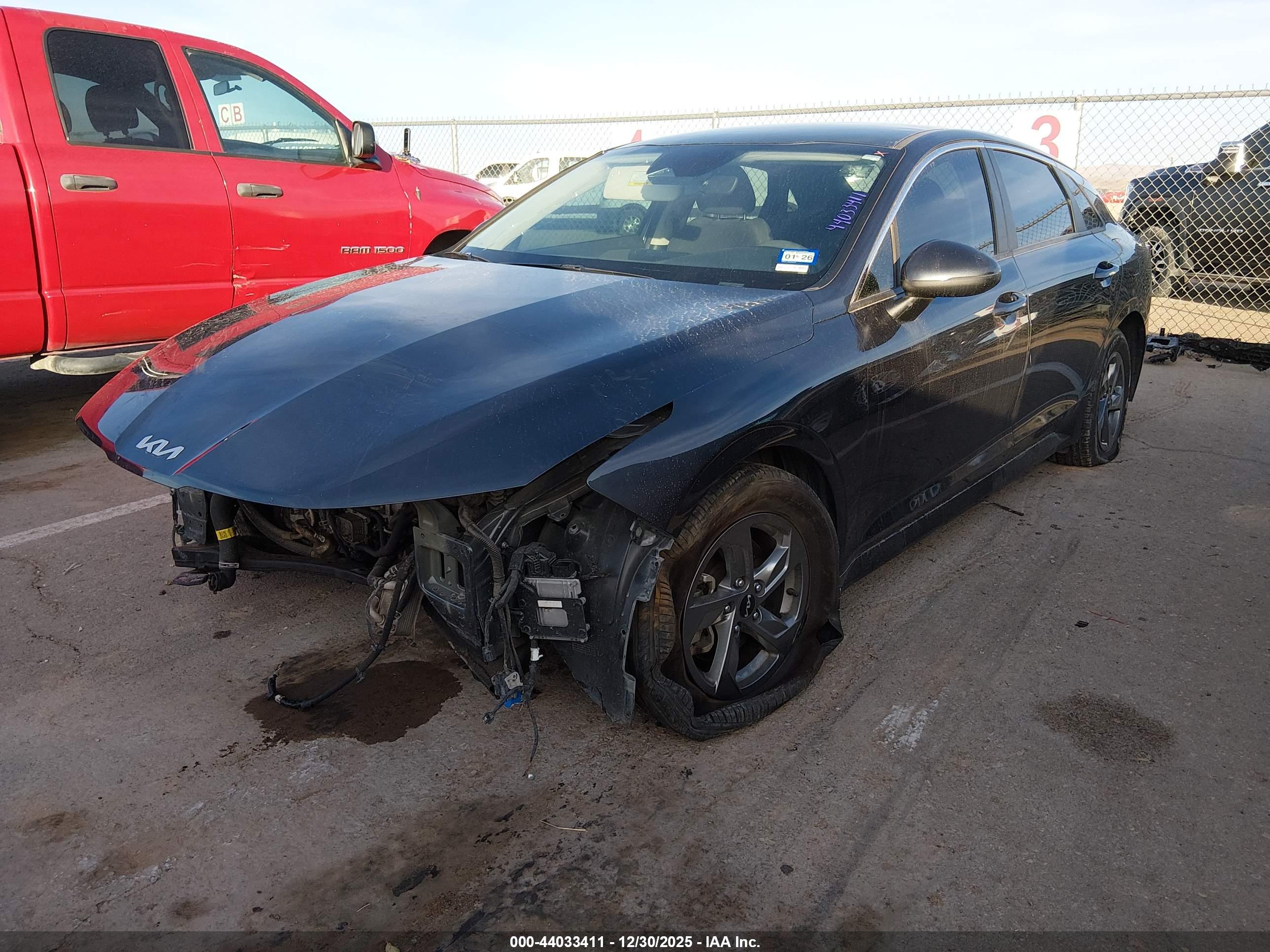 KIA K5 image 2