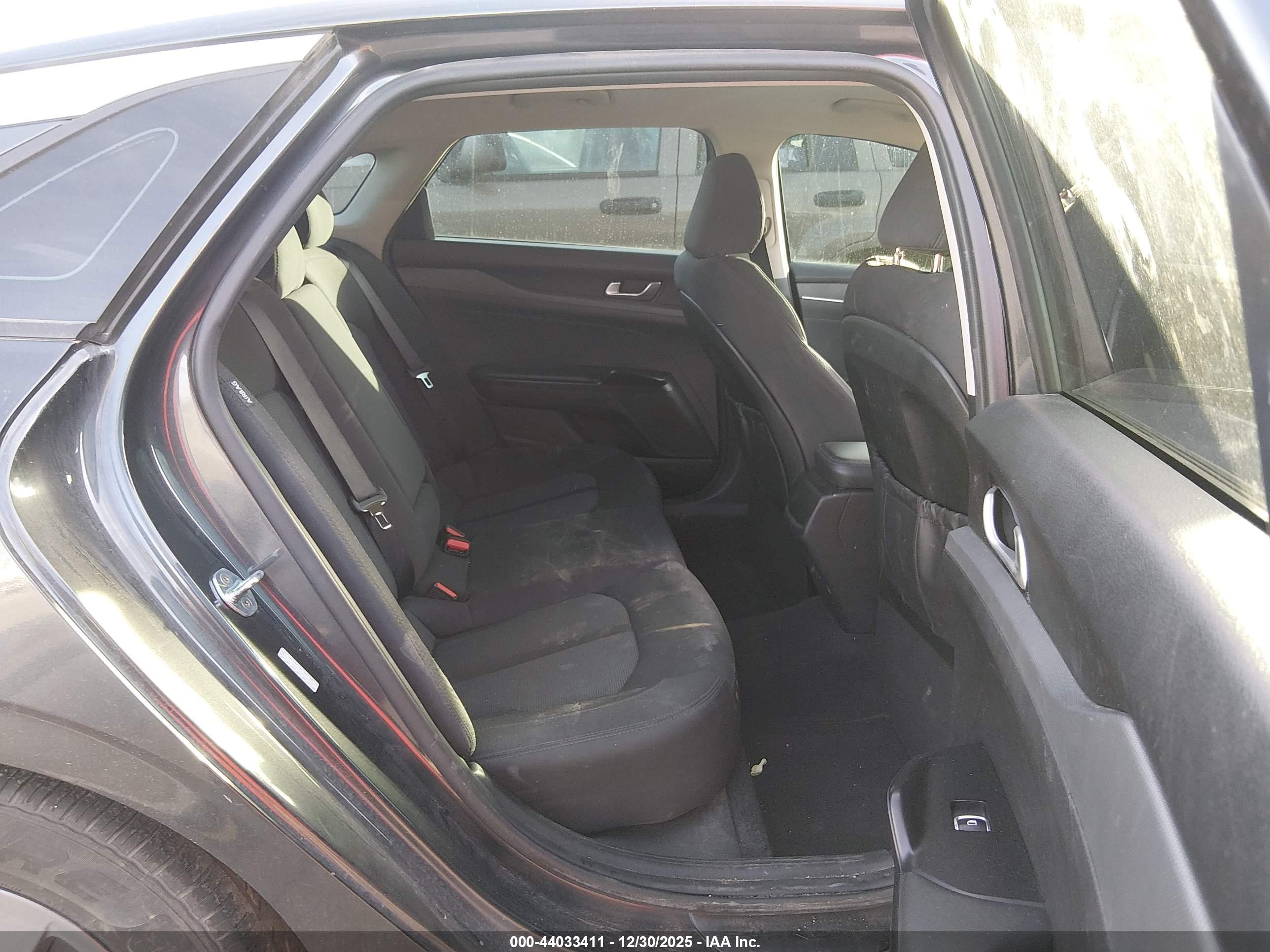 KIA K5 image 8