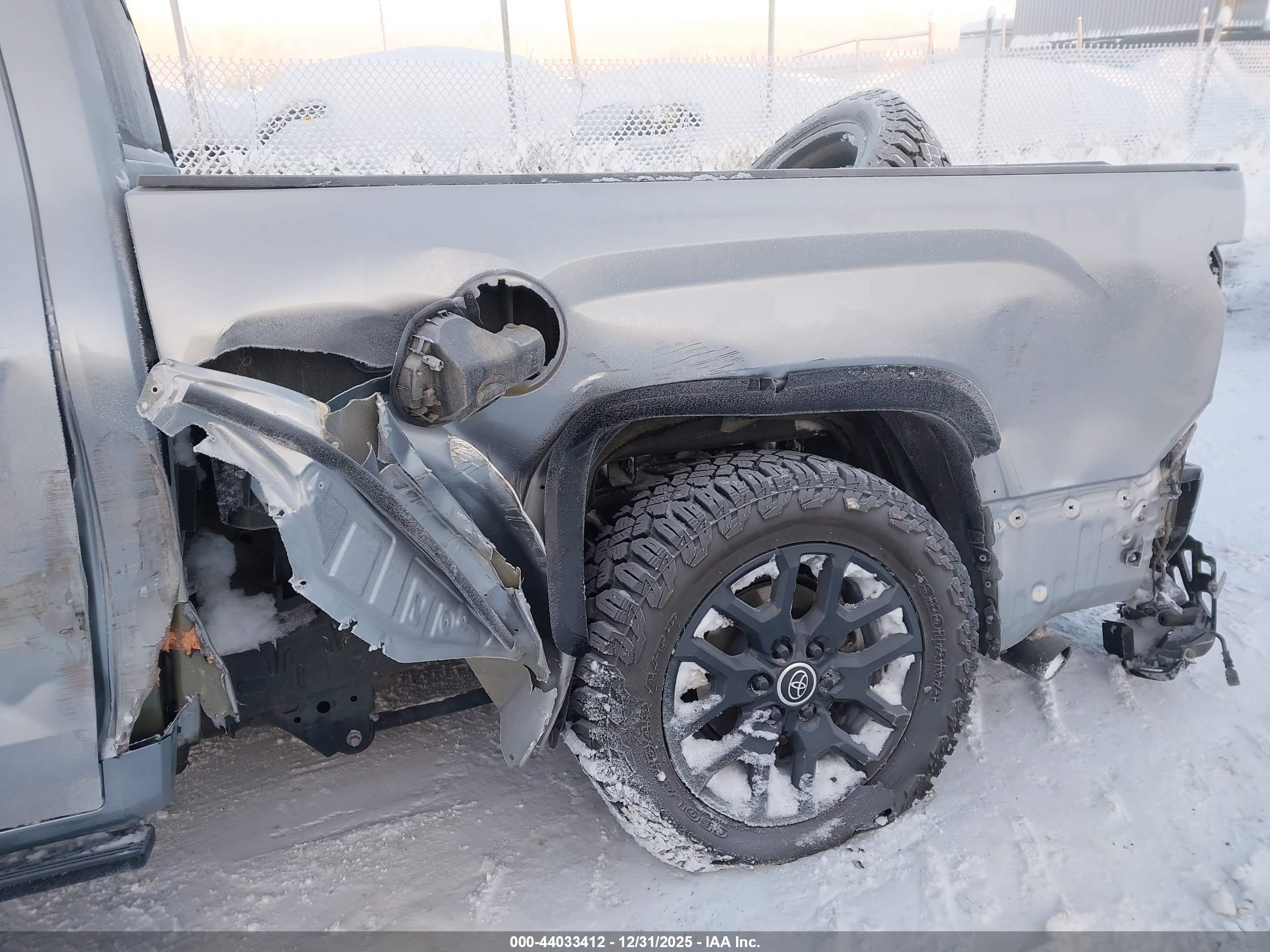 TOYOTA TUNDRA image 6