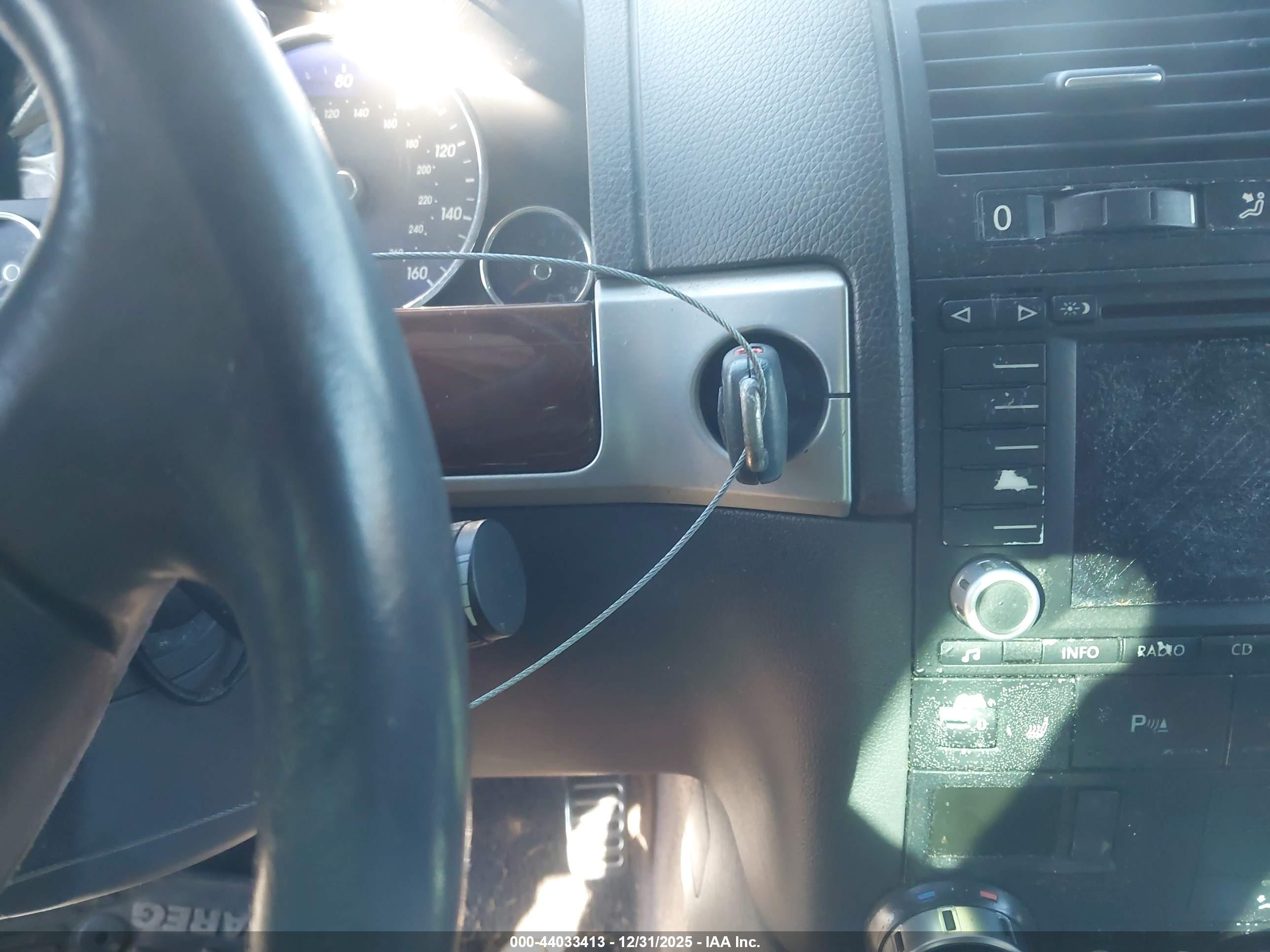 VOLKSWAGEN TOUAREG image 11