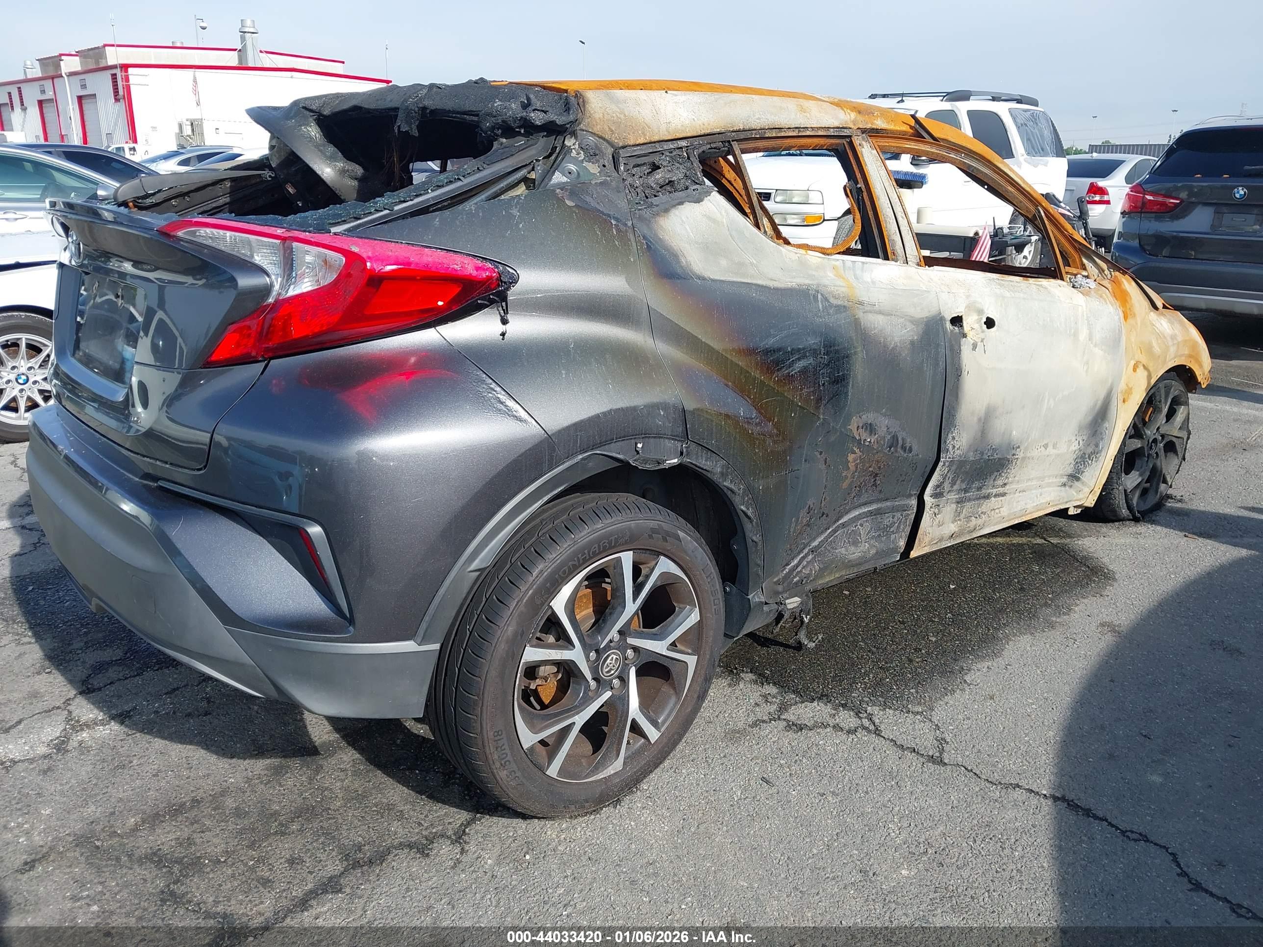 TOYOTA C-HR image 4