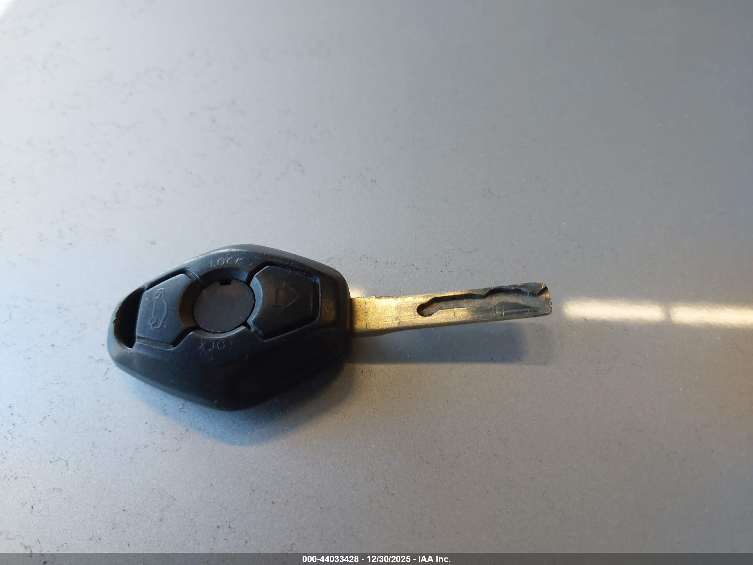 BMW 325I image 11