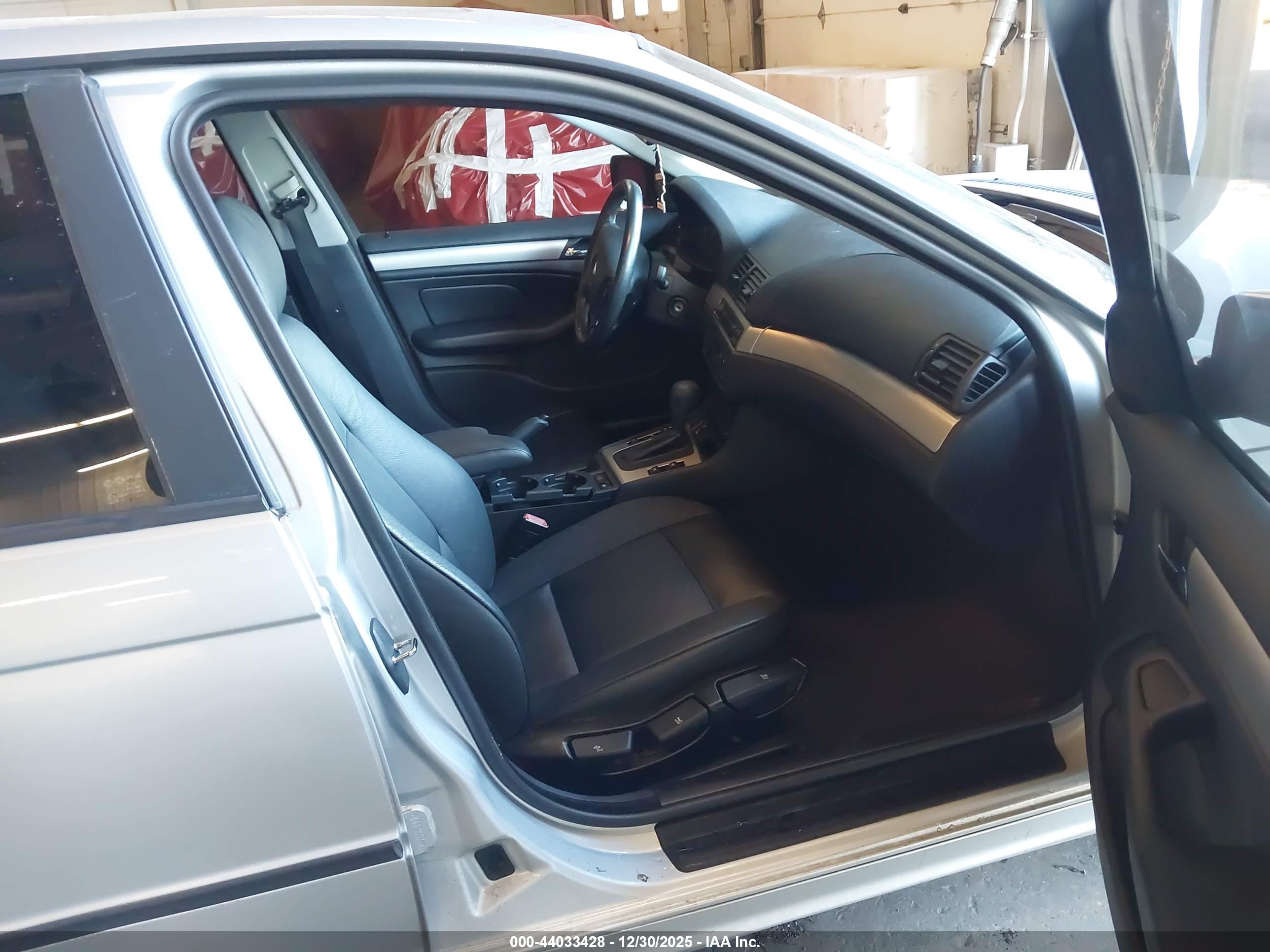 BMW 325I image 5