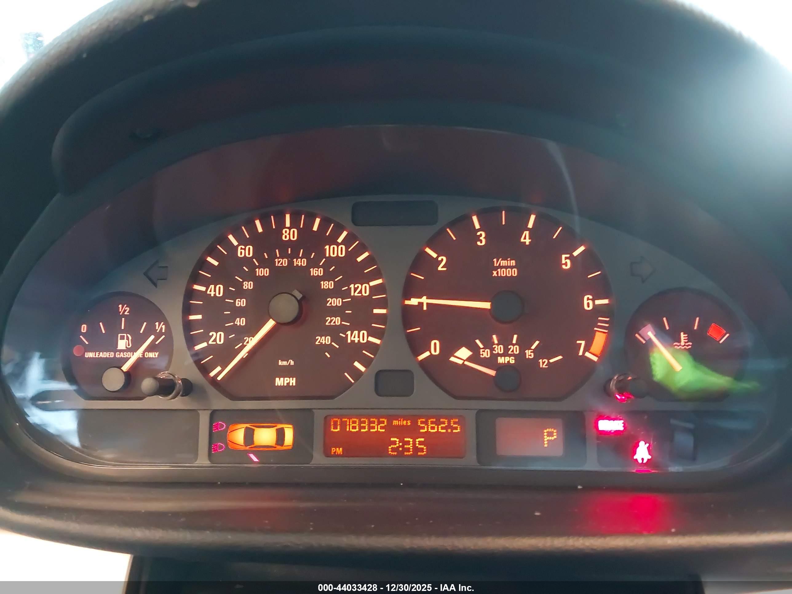 BMW 325I image 7