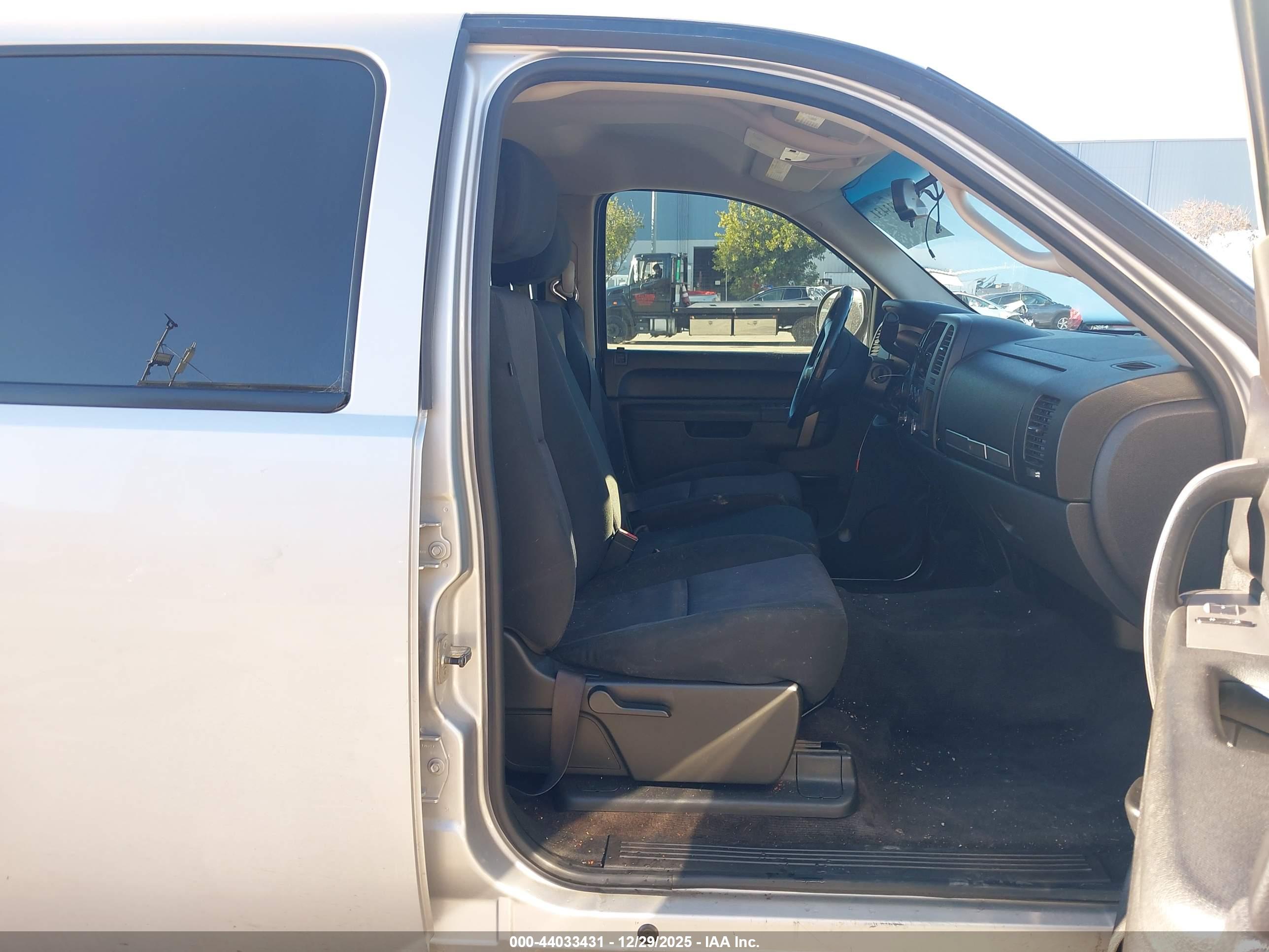 GMC SIERRA image 5