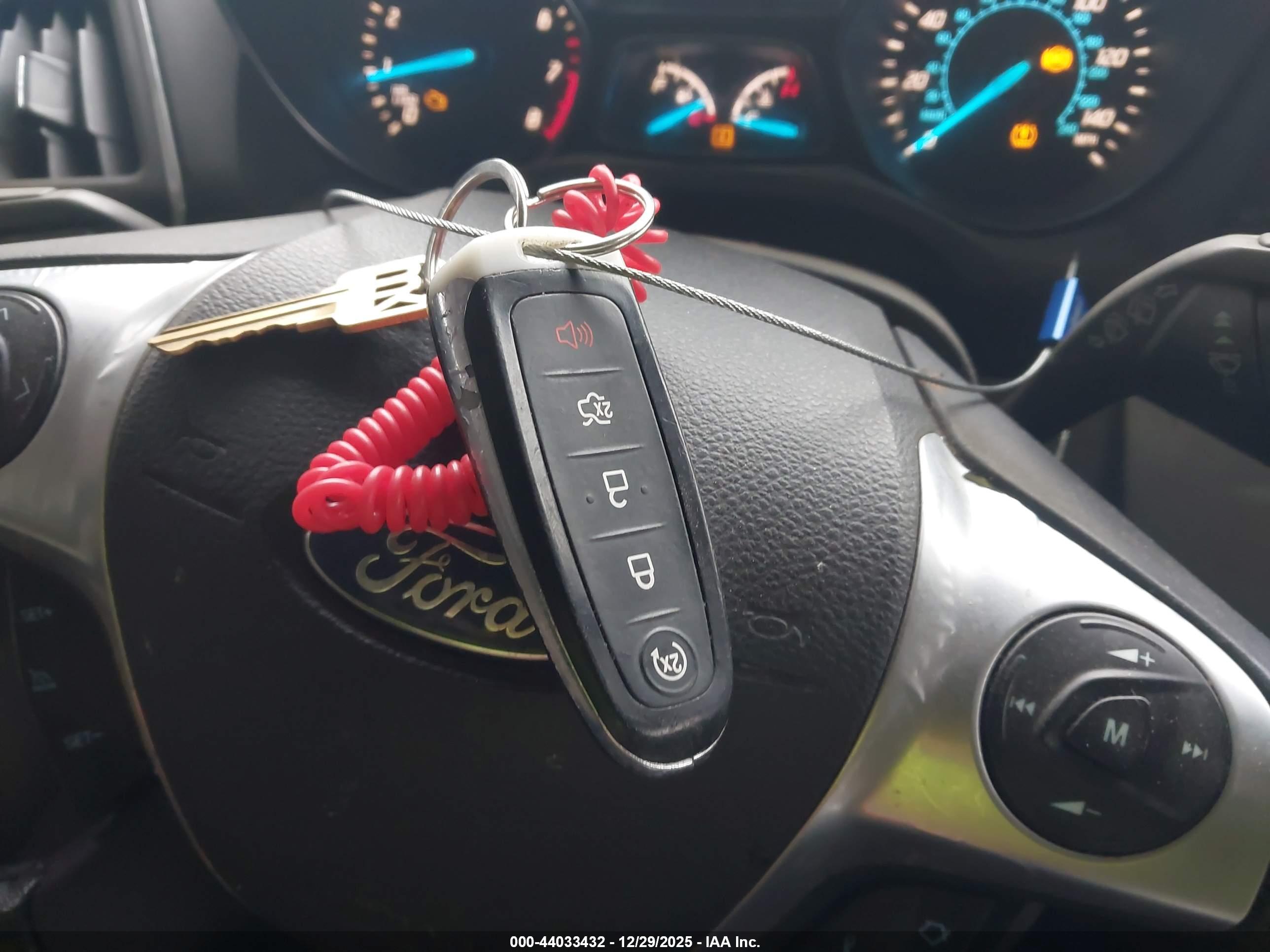 FORD ESCAPE image 11