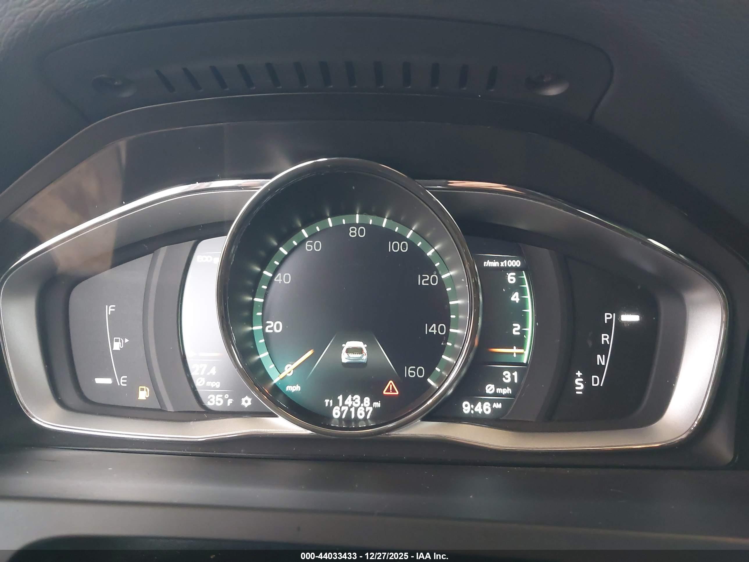 VOLVO V60 image 7