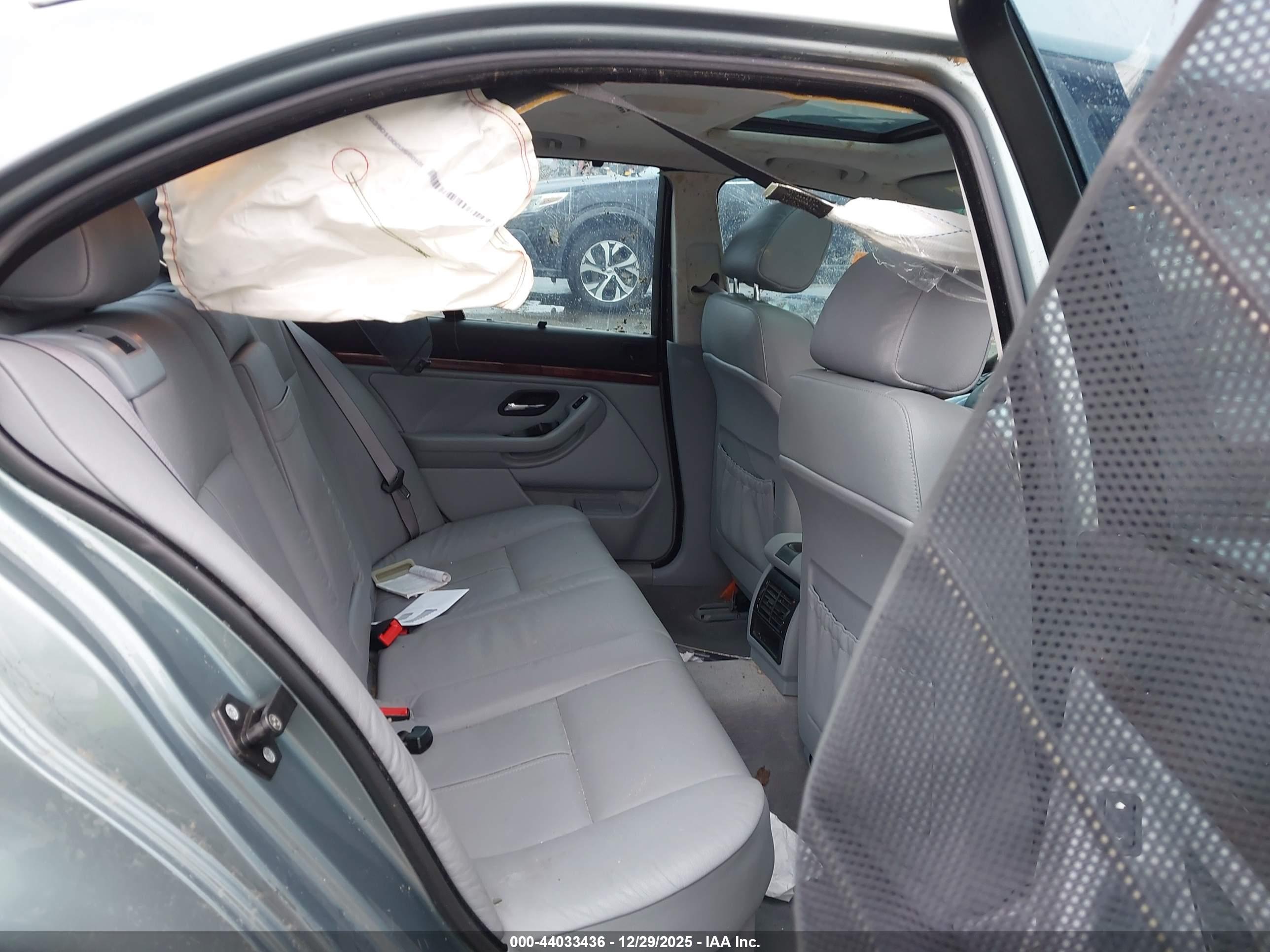 BMW 530IA image 8