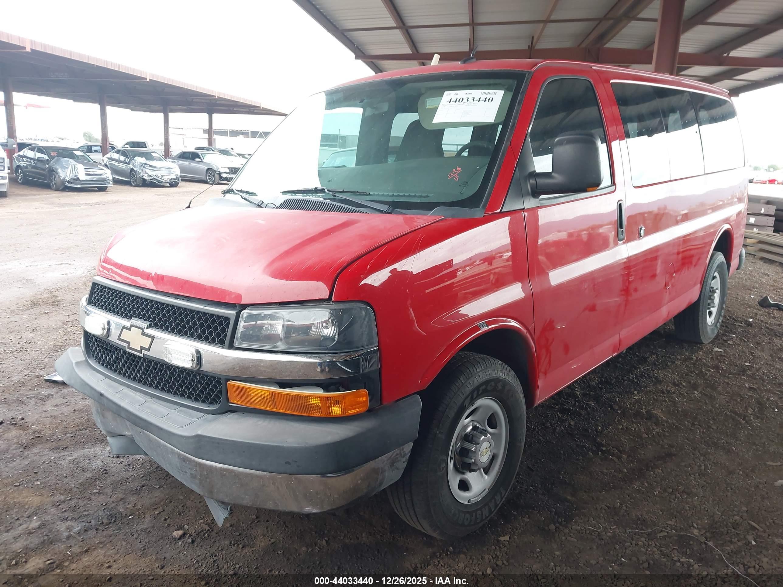 CHEVROLET EXPRESS image 2