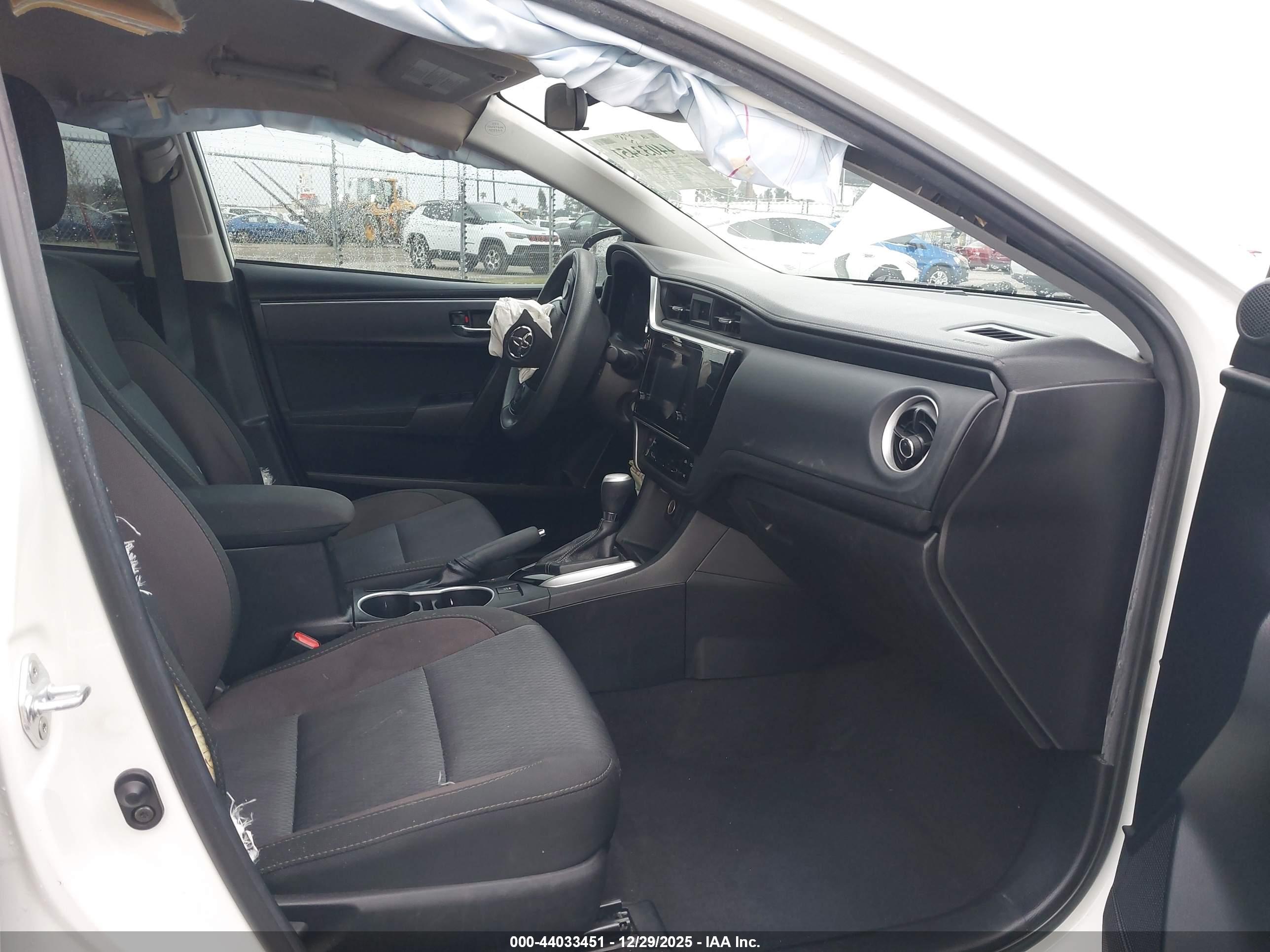 TOYOTA COROLLA image 5