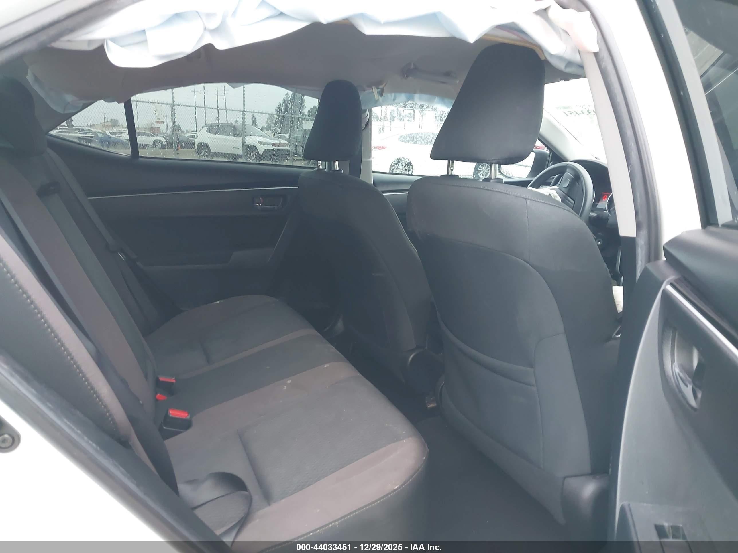TOYOTA COROLLA image 8