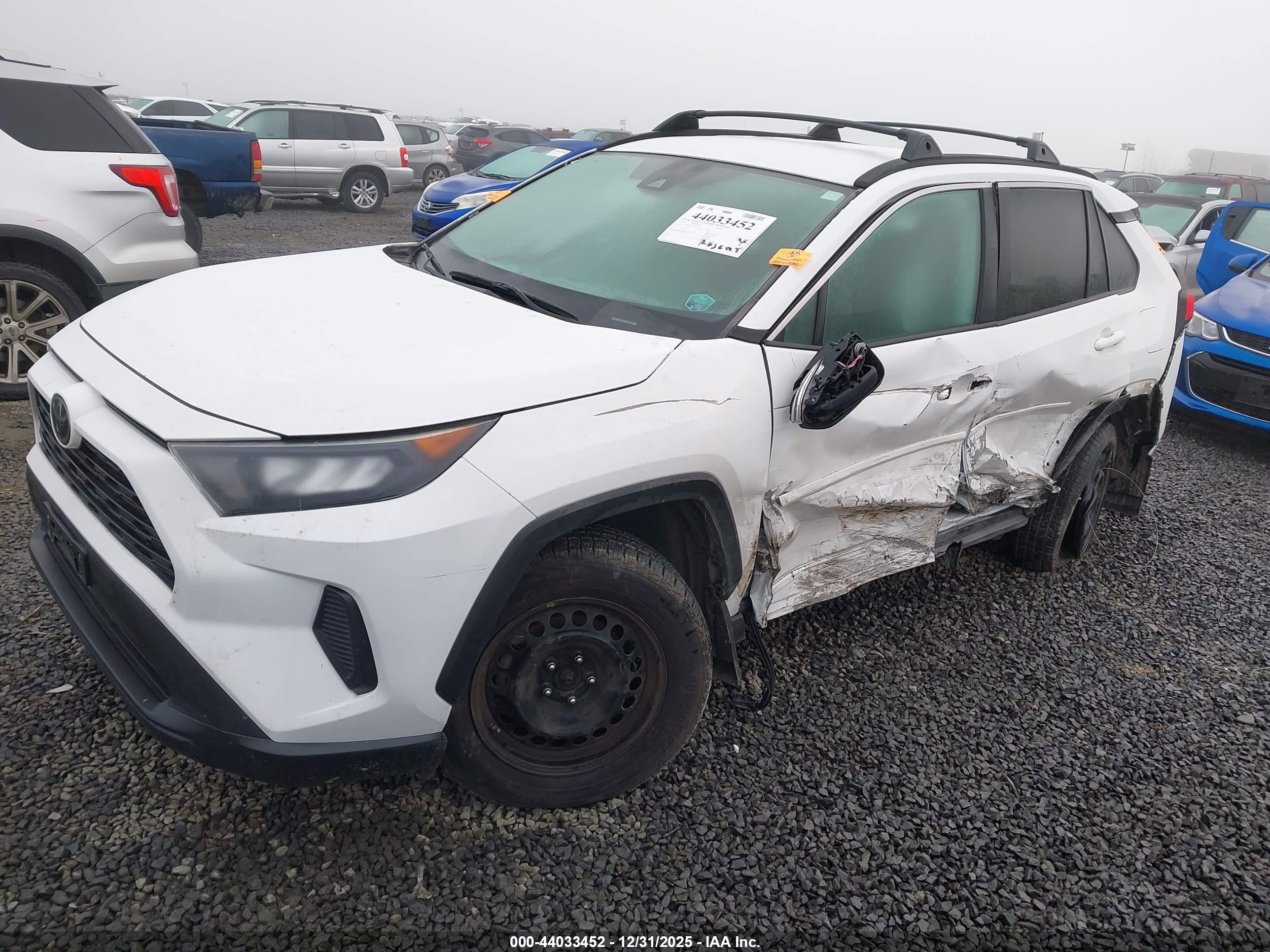 TOYOTA RAV4 image 2