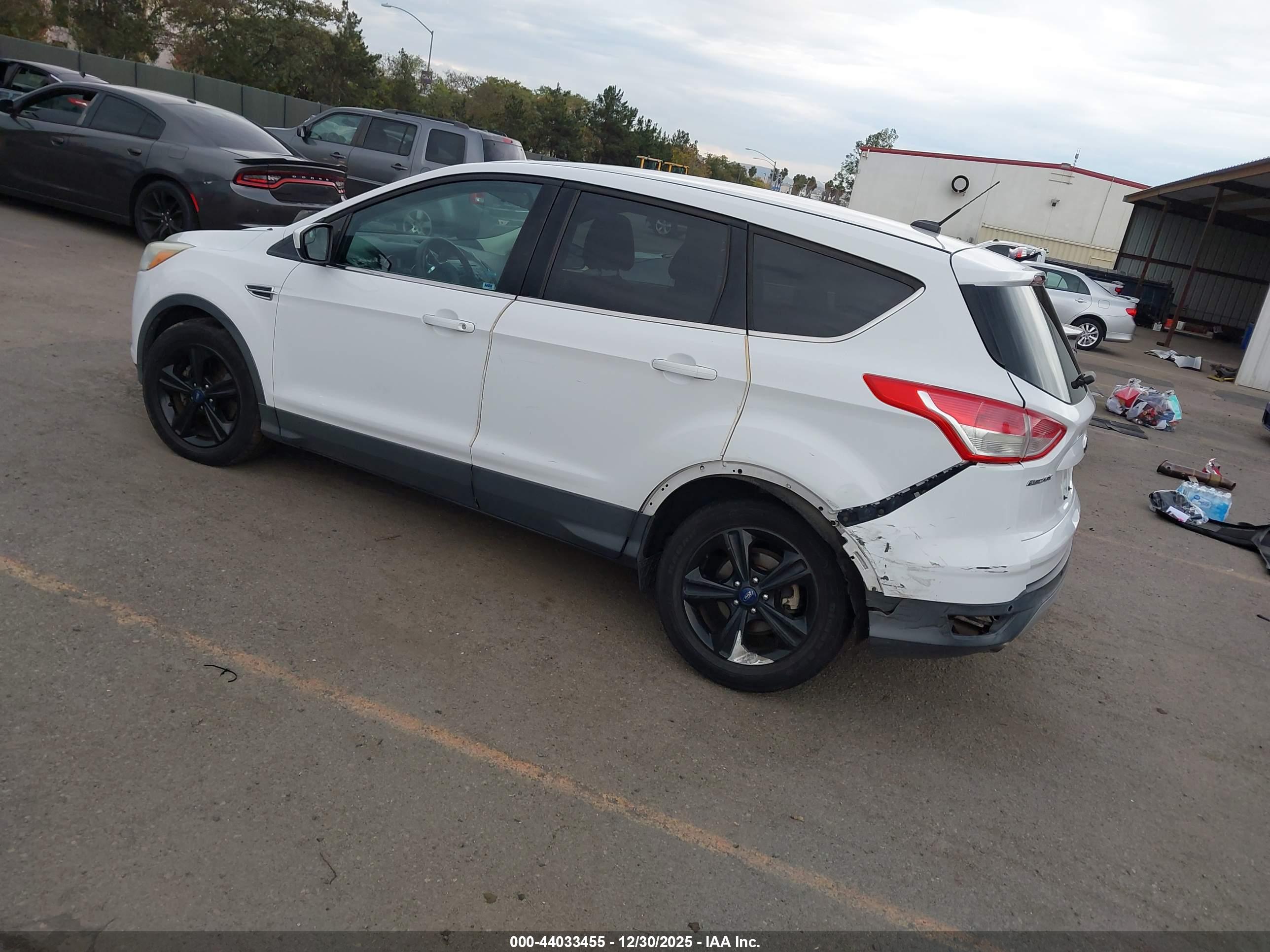 FORD ESCAPE image 3