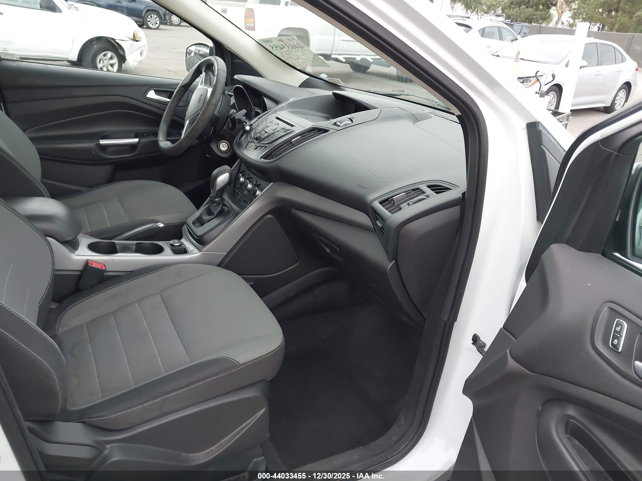 FORD ESCAPE image 5