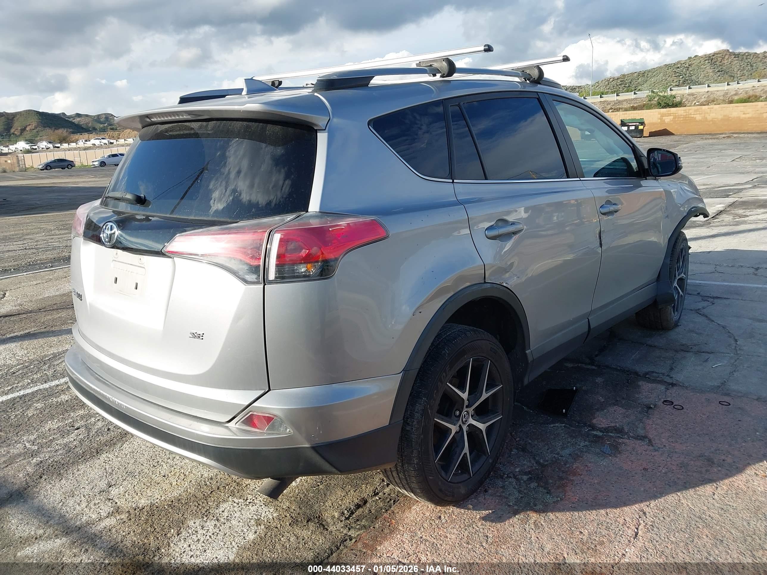 TOYOTA RAV4 image 4