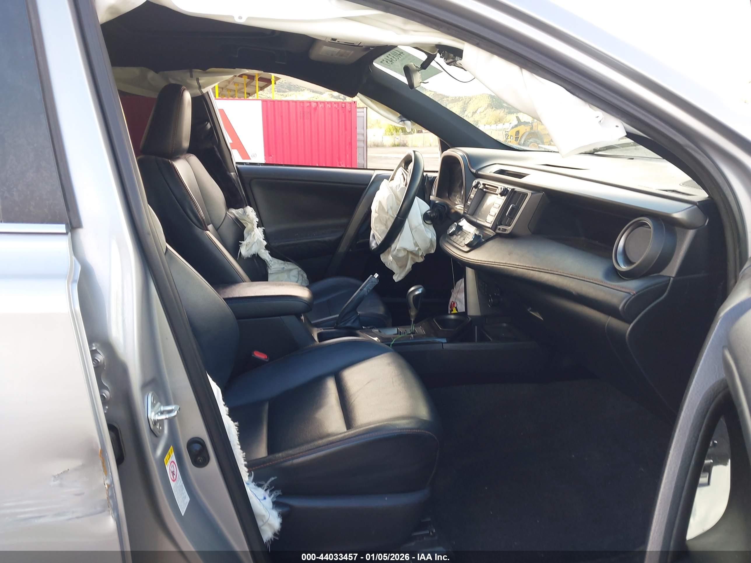 TOYOTA RAV4 image 5
