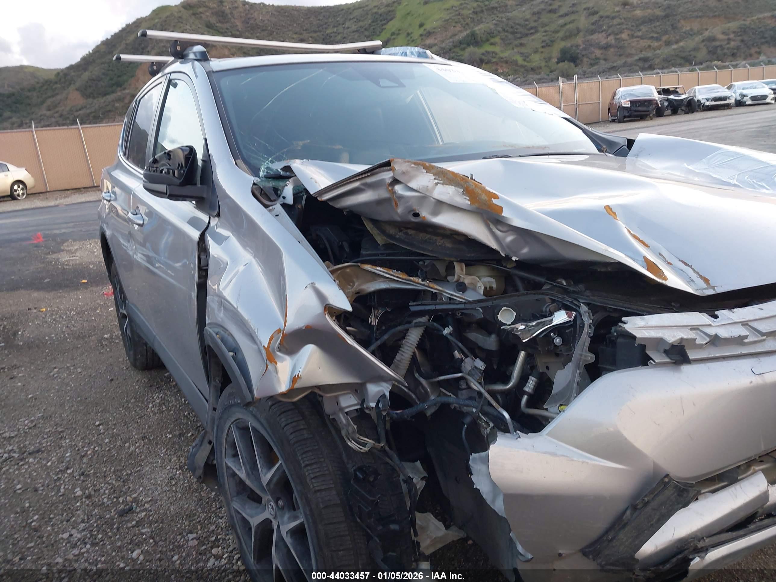 TOYOTA RAV4 image 6