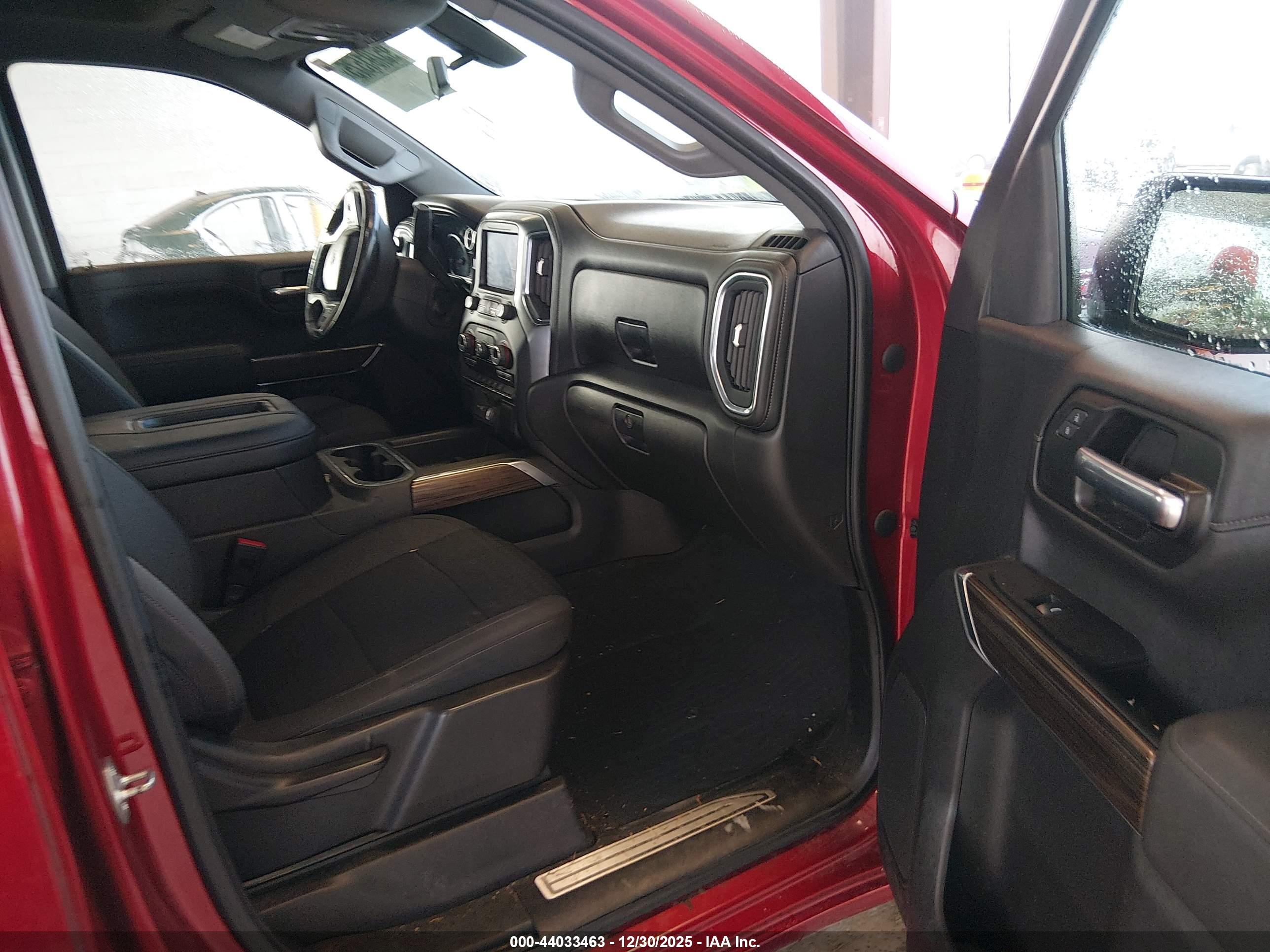 CHEVROLET SILVERADO image 5