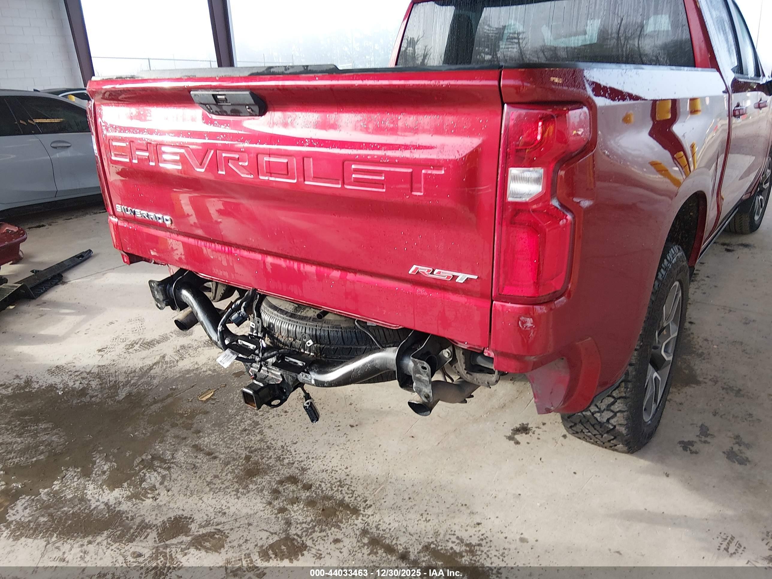 CHEVROLET SILVERADO image 6