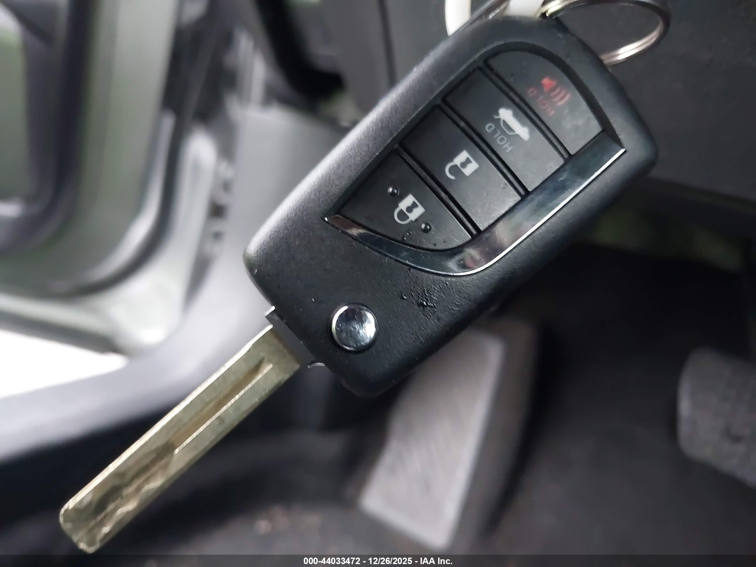TOYOTA CAMRY image 11
