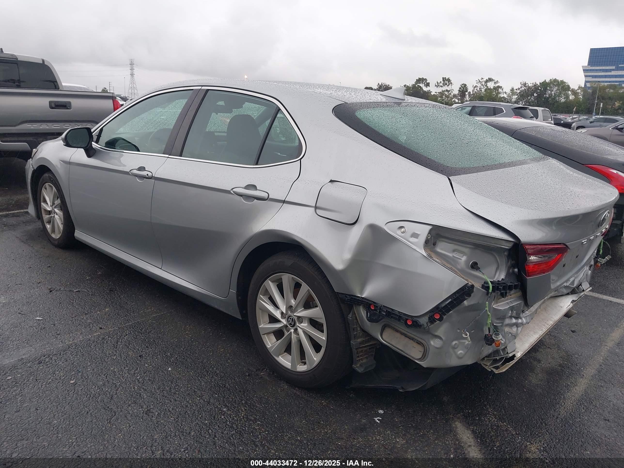 TOYOTA CAMRY image 3