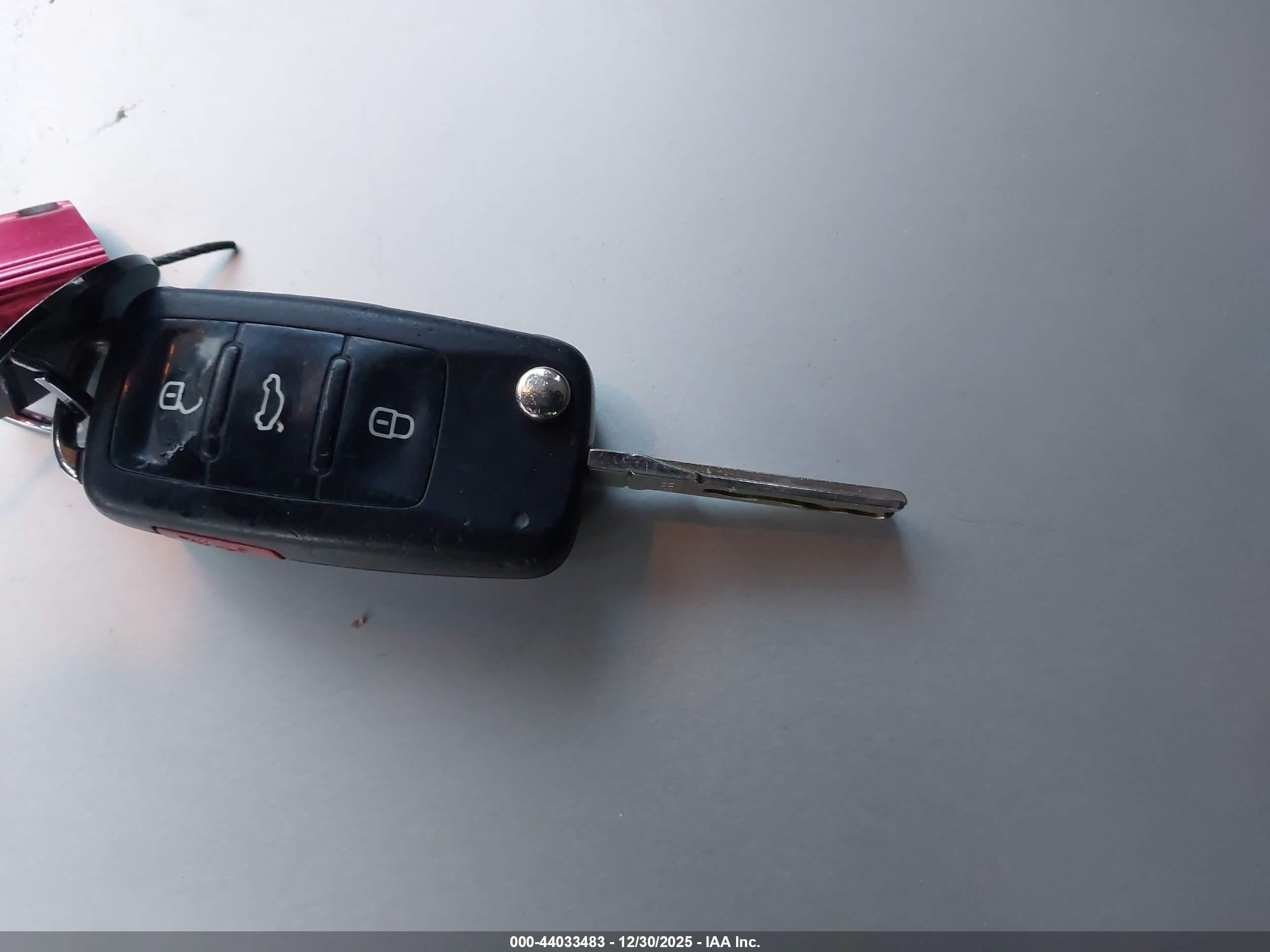VOLKSWAGEN GOLF image 11