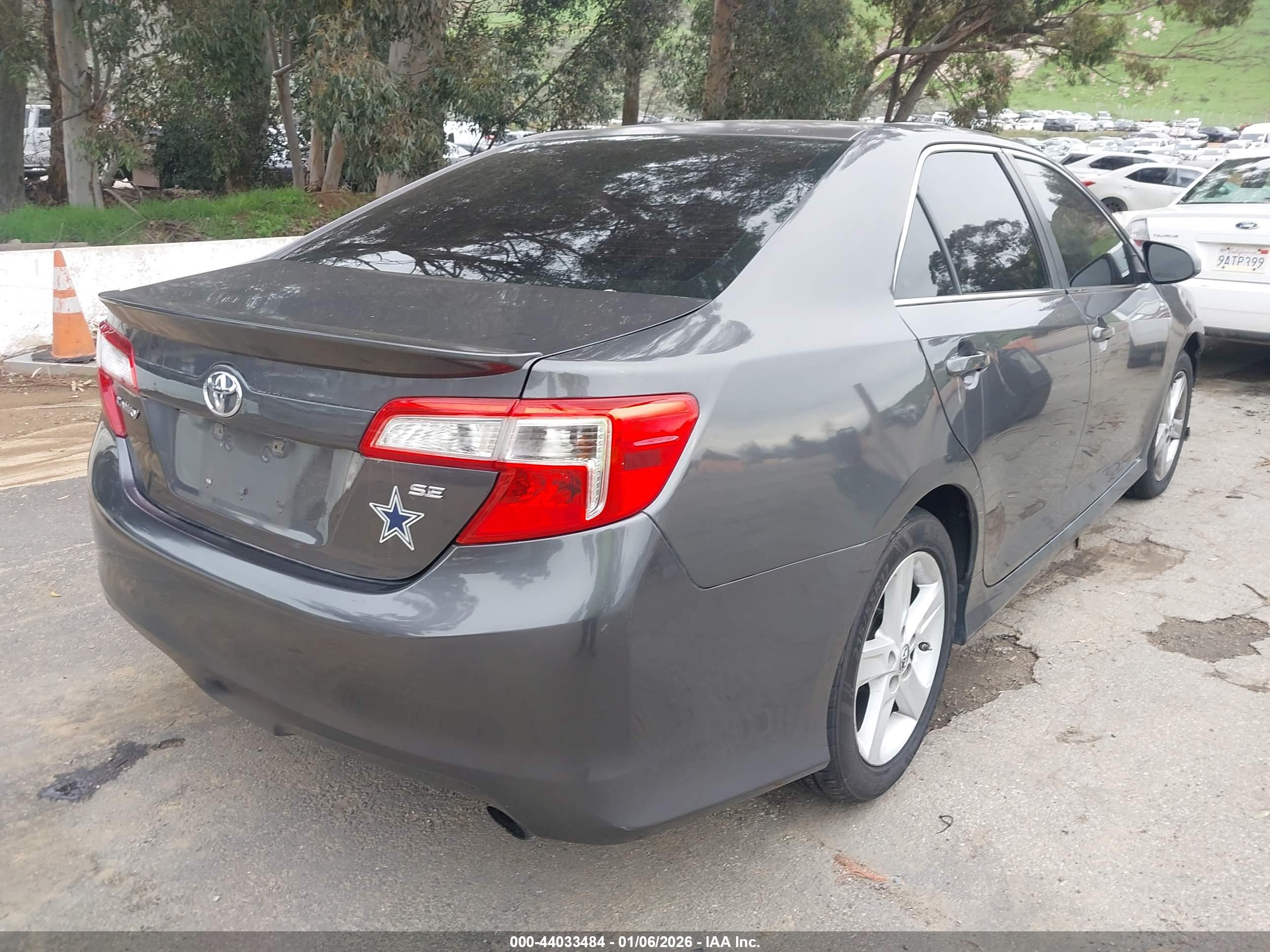 TOYOTA CAMRY image 4