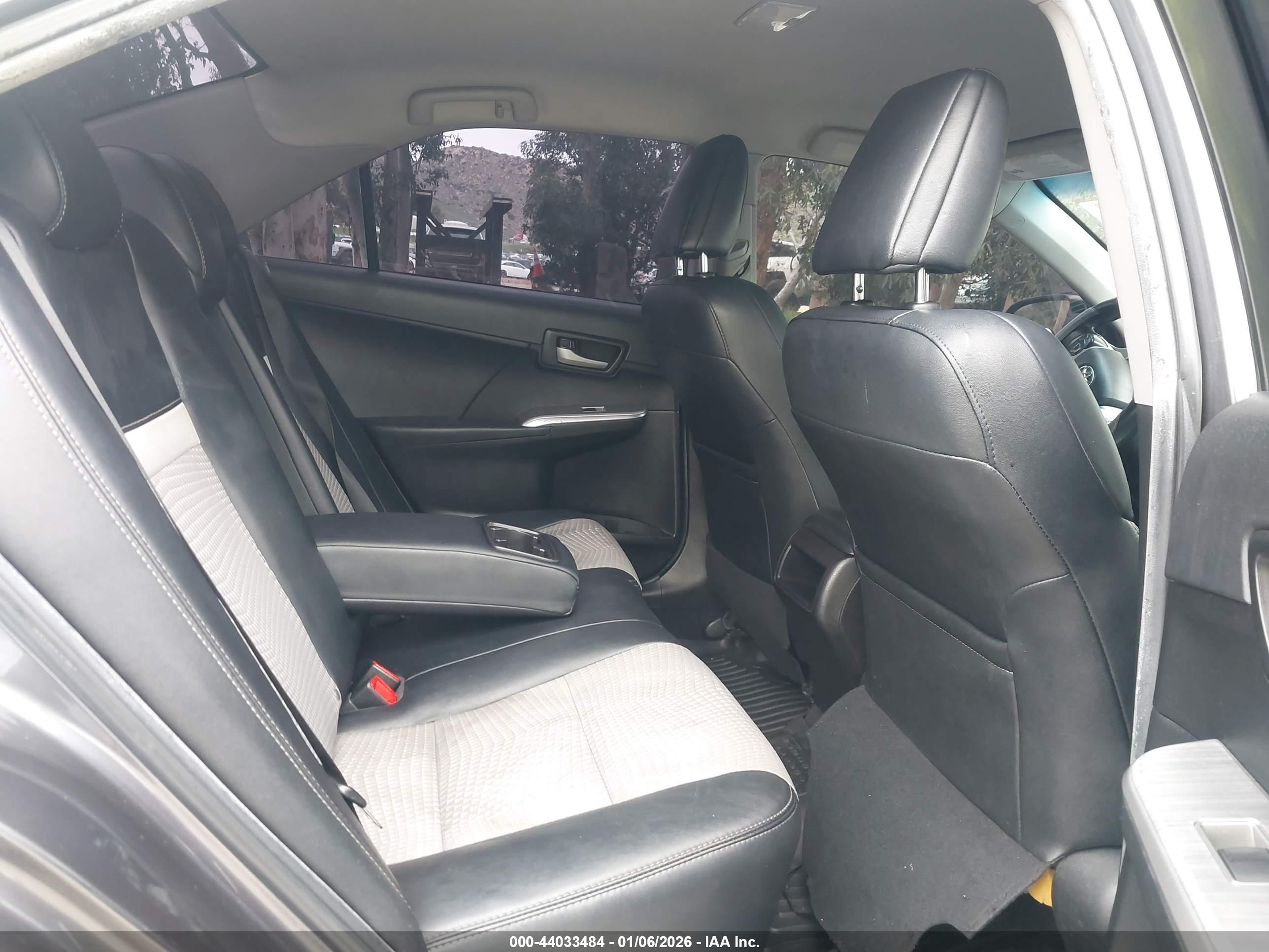 TOYOTA CAMRY image 8