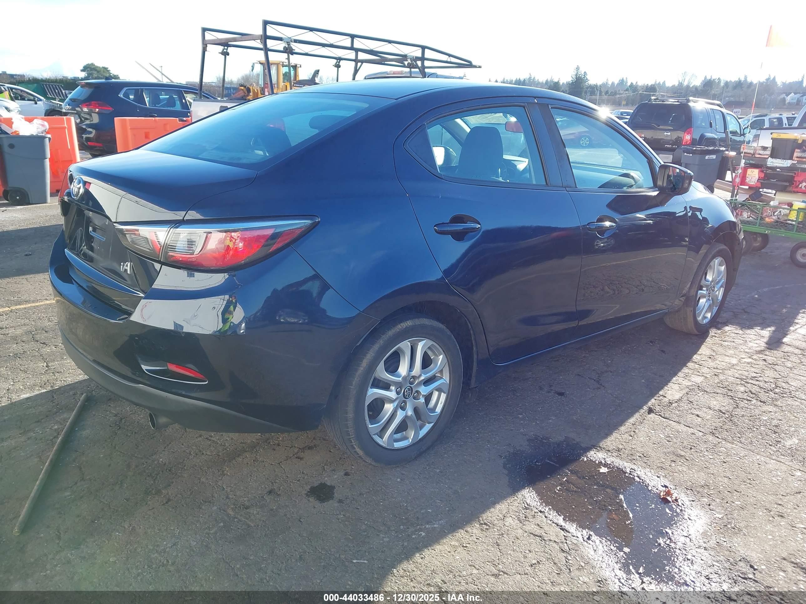 TOYOTA YARIS image 4