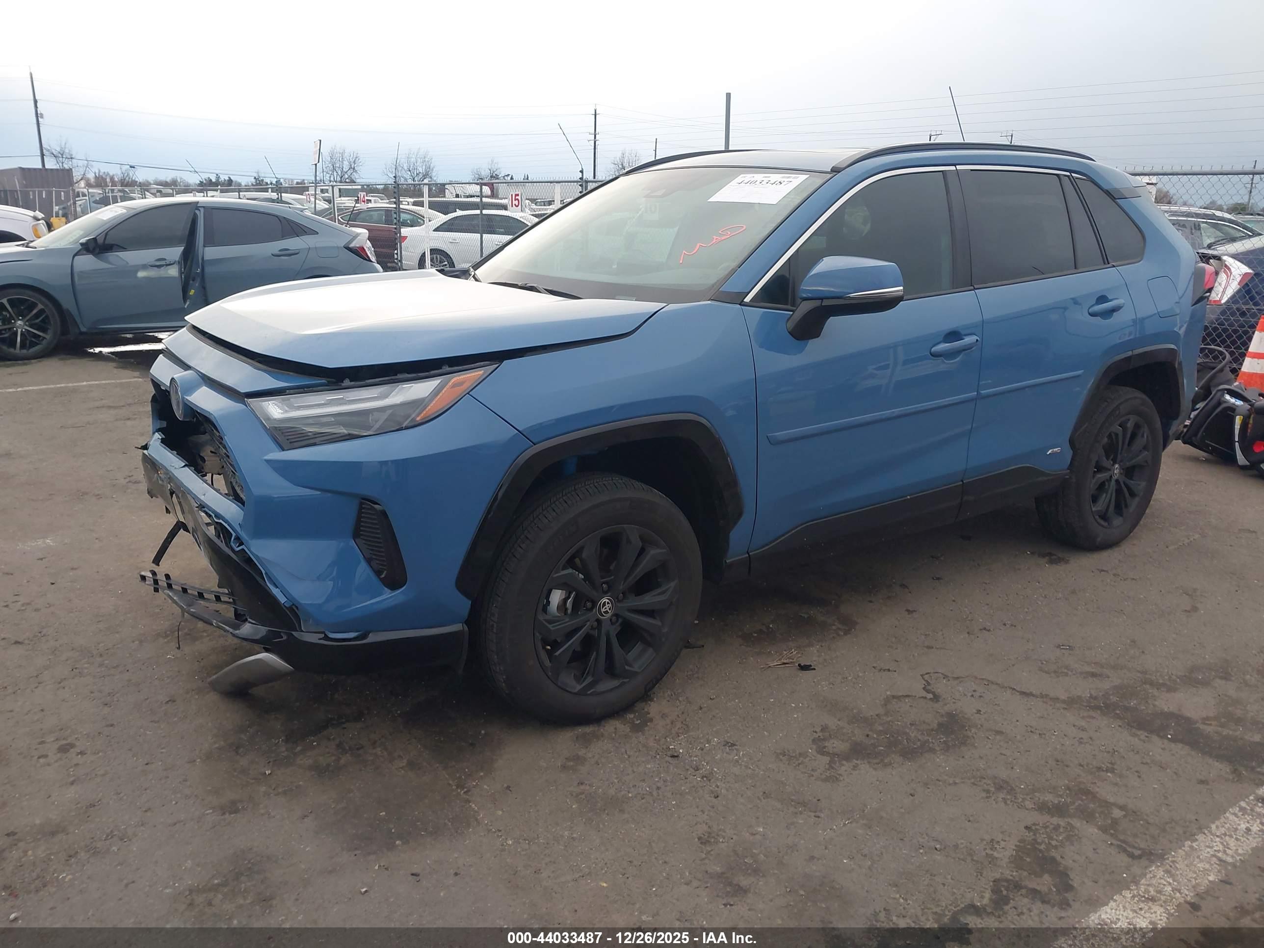 TOYOTA RAV4 image 2