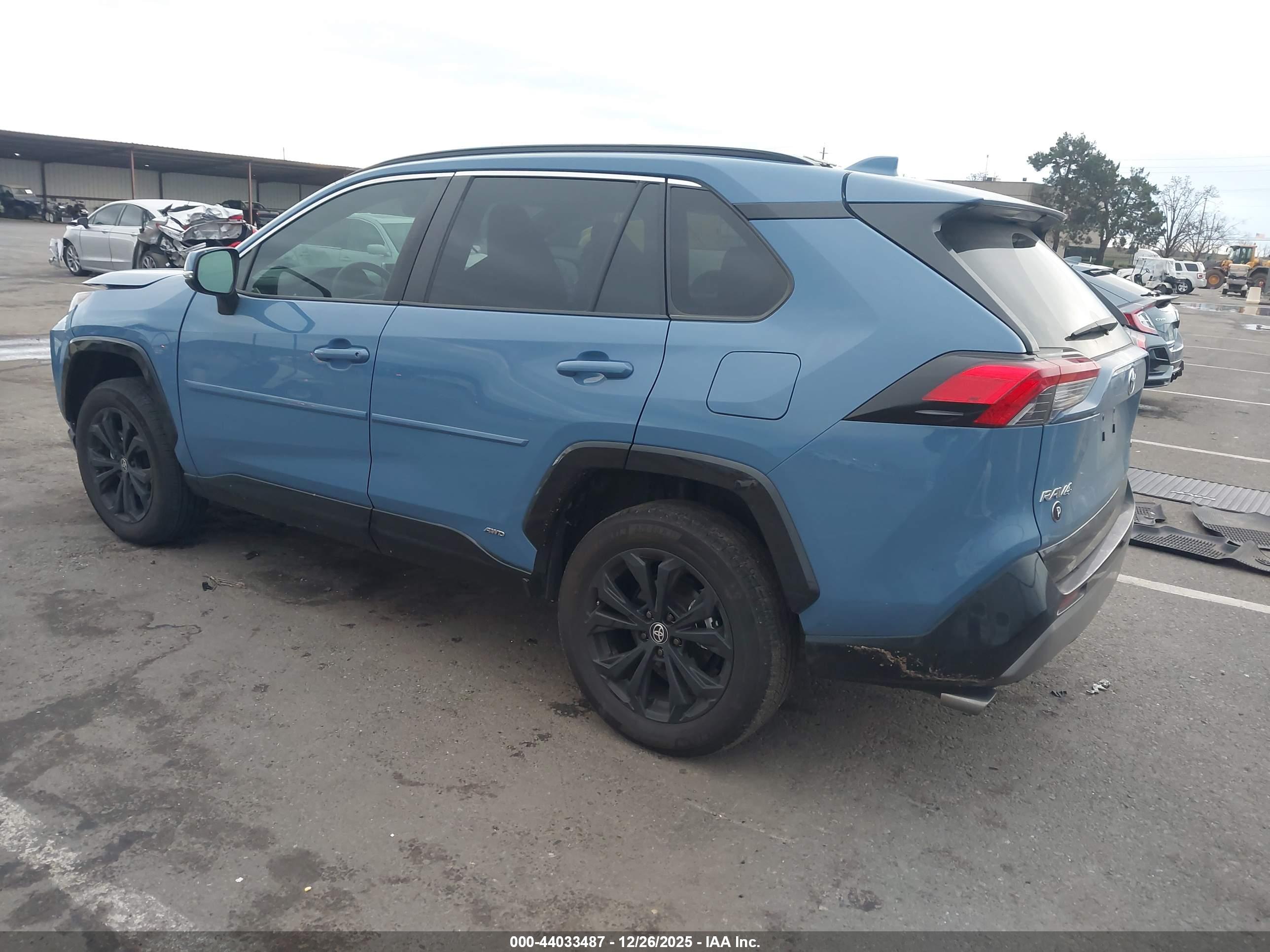 TOYOTA RAV4 image 3