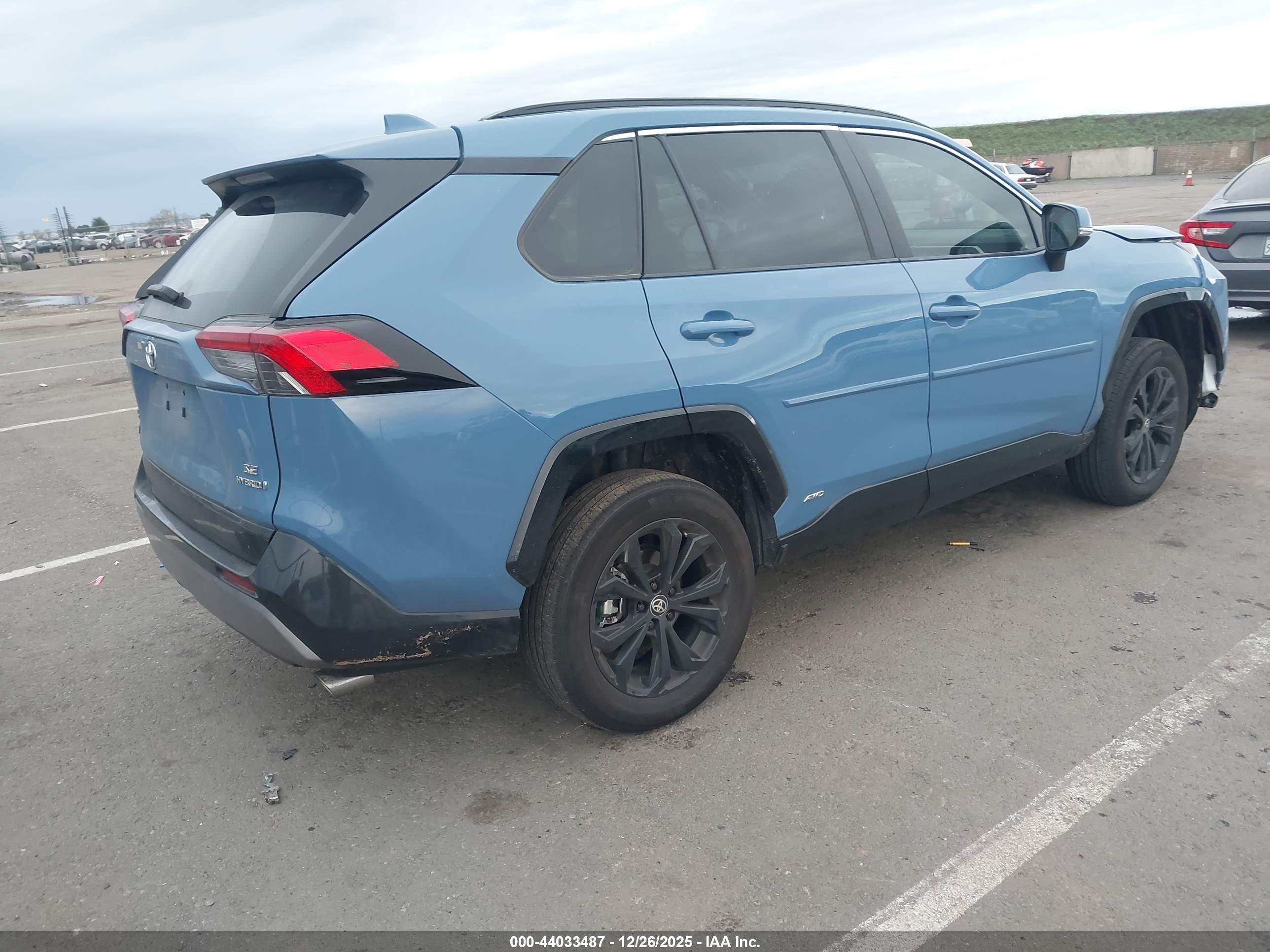TOYOTA RAV4 image 4