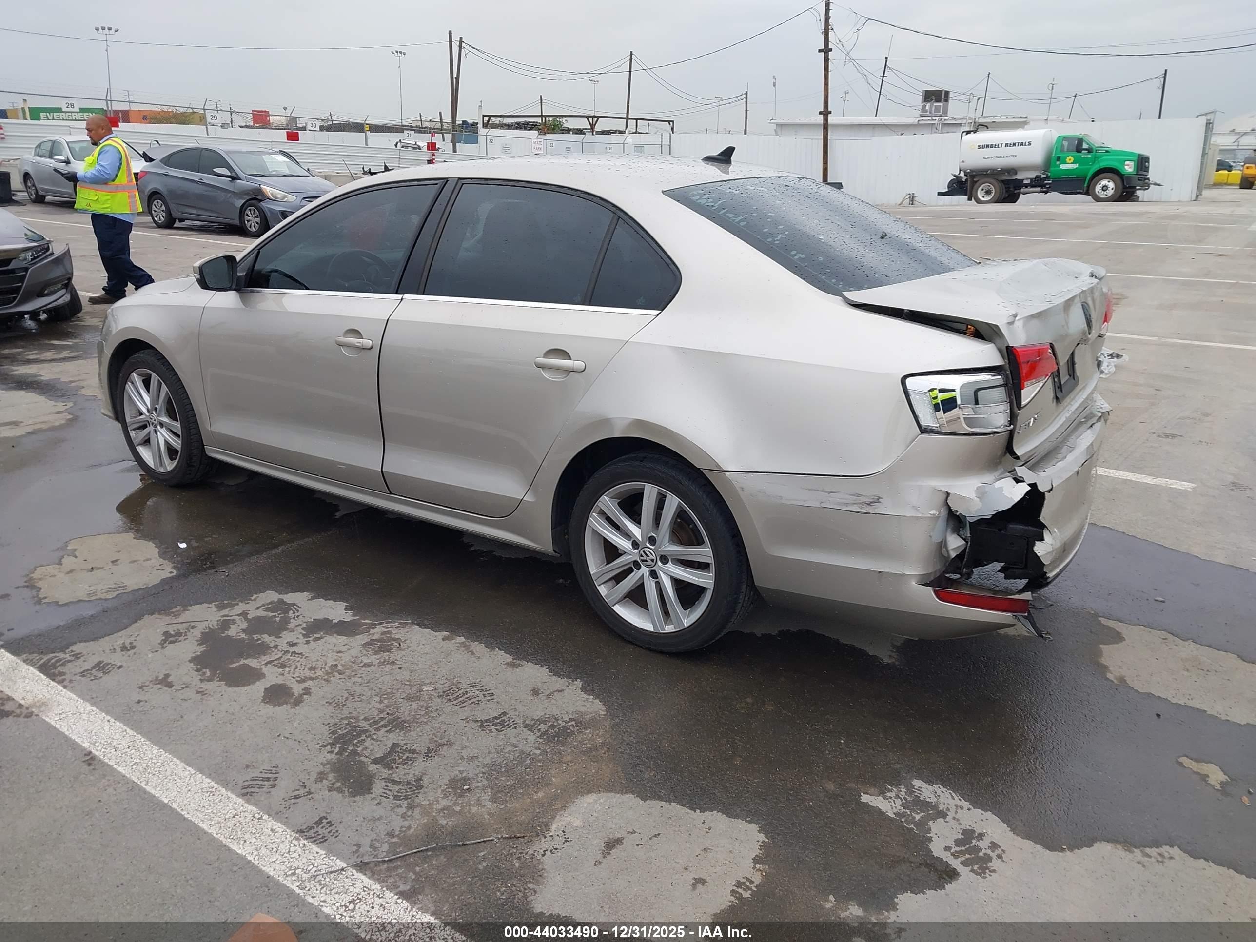 VOLKSWAGEN JETTA image 3