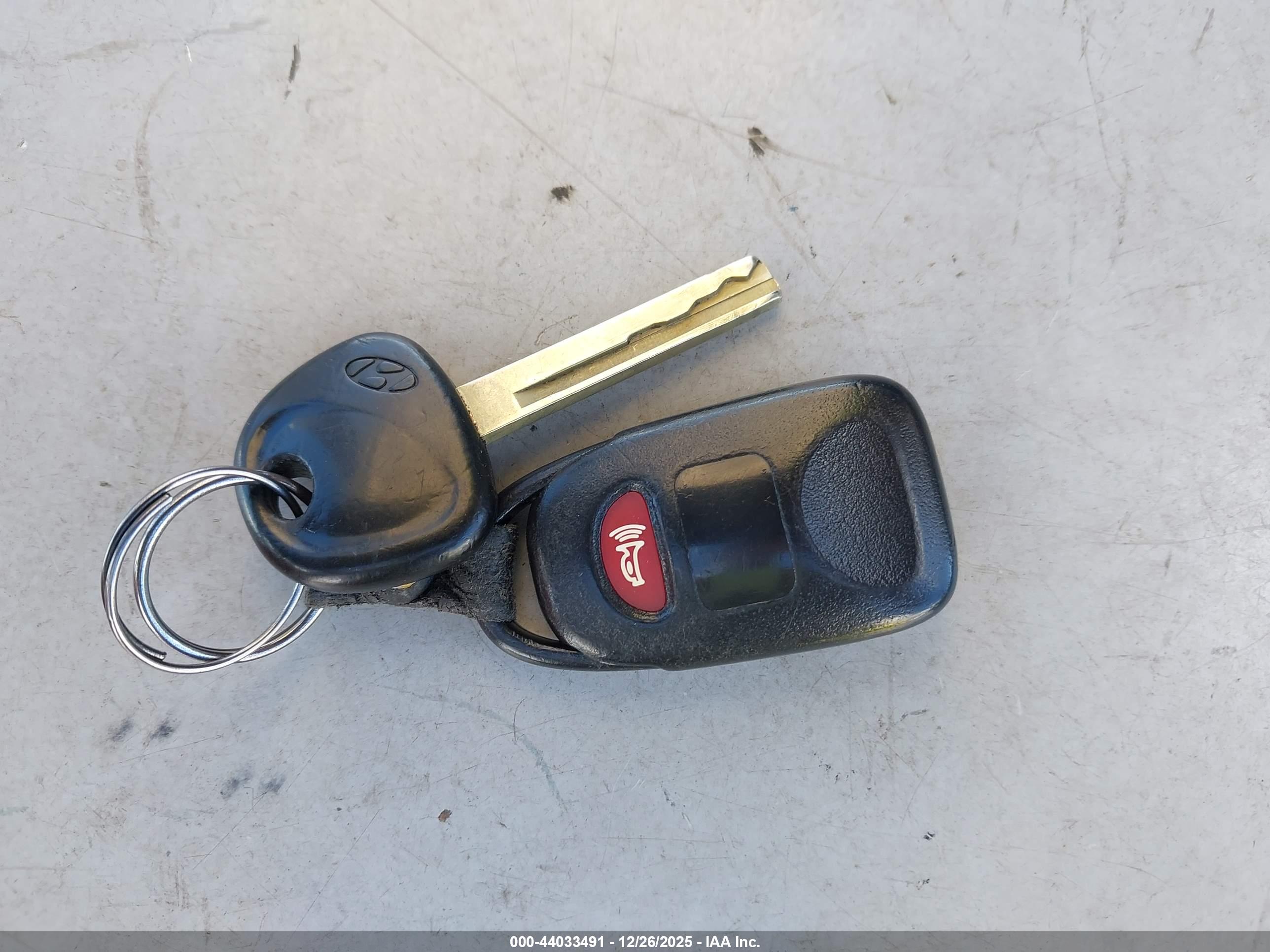 HYUNDAI ACCENT image 11