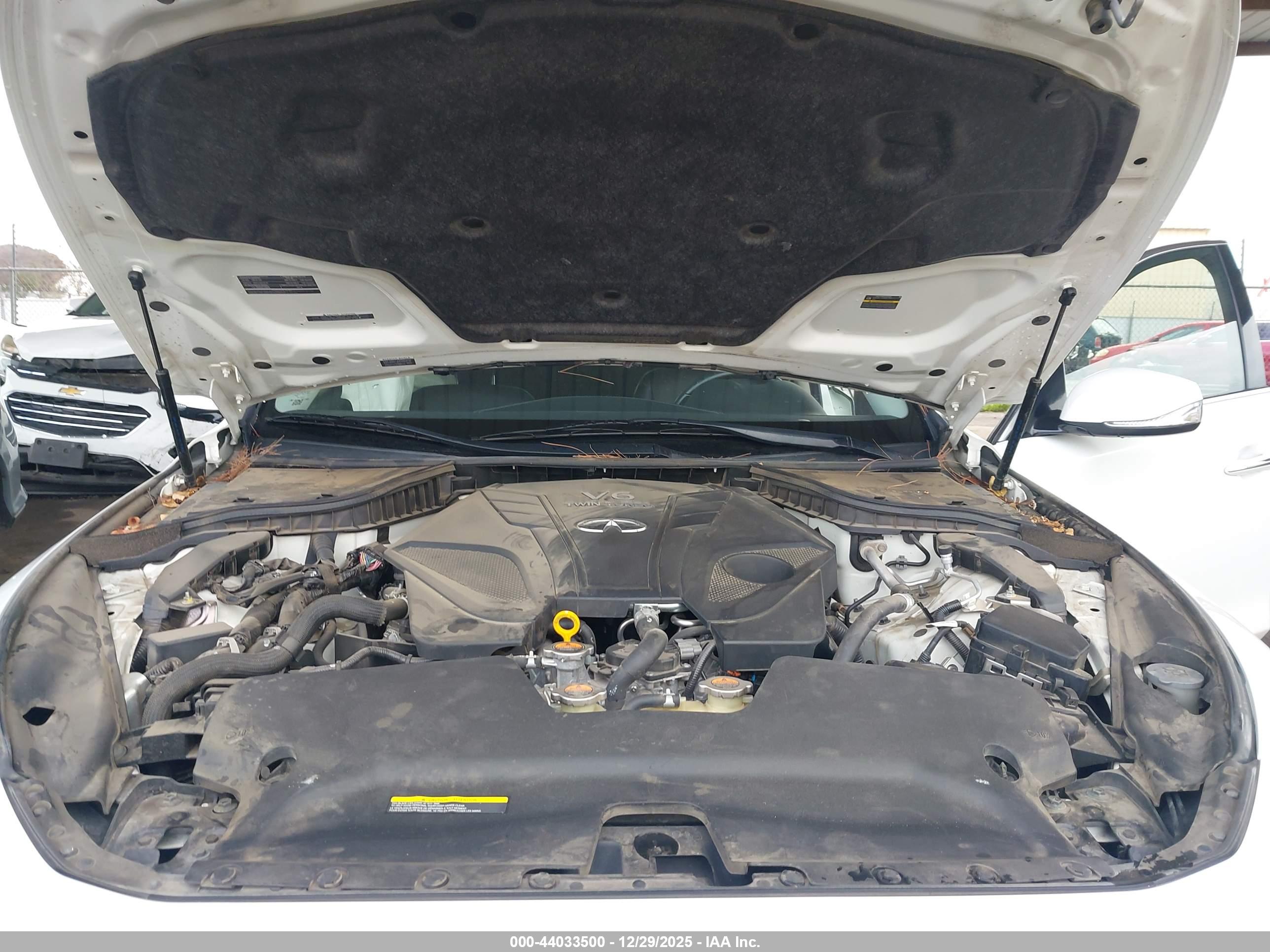 INFINITI Q50 image 10