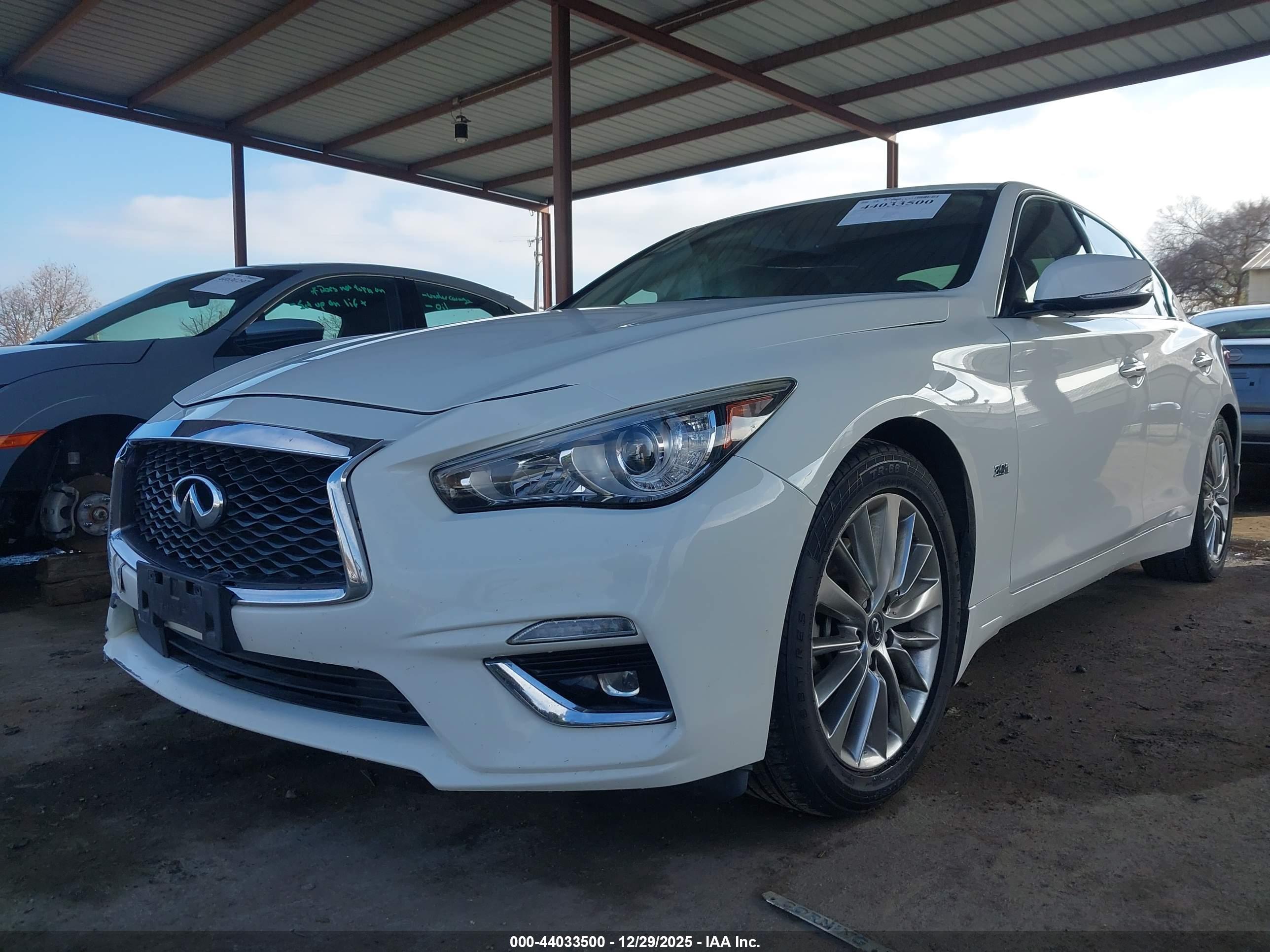 INFINITI Q50 image 2