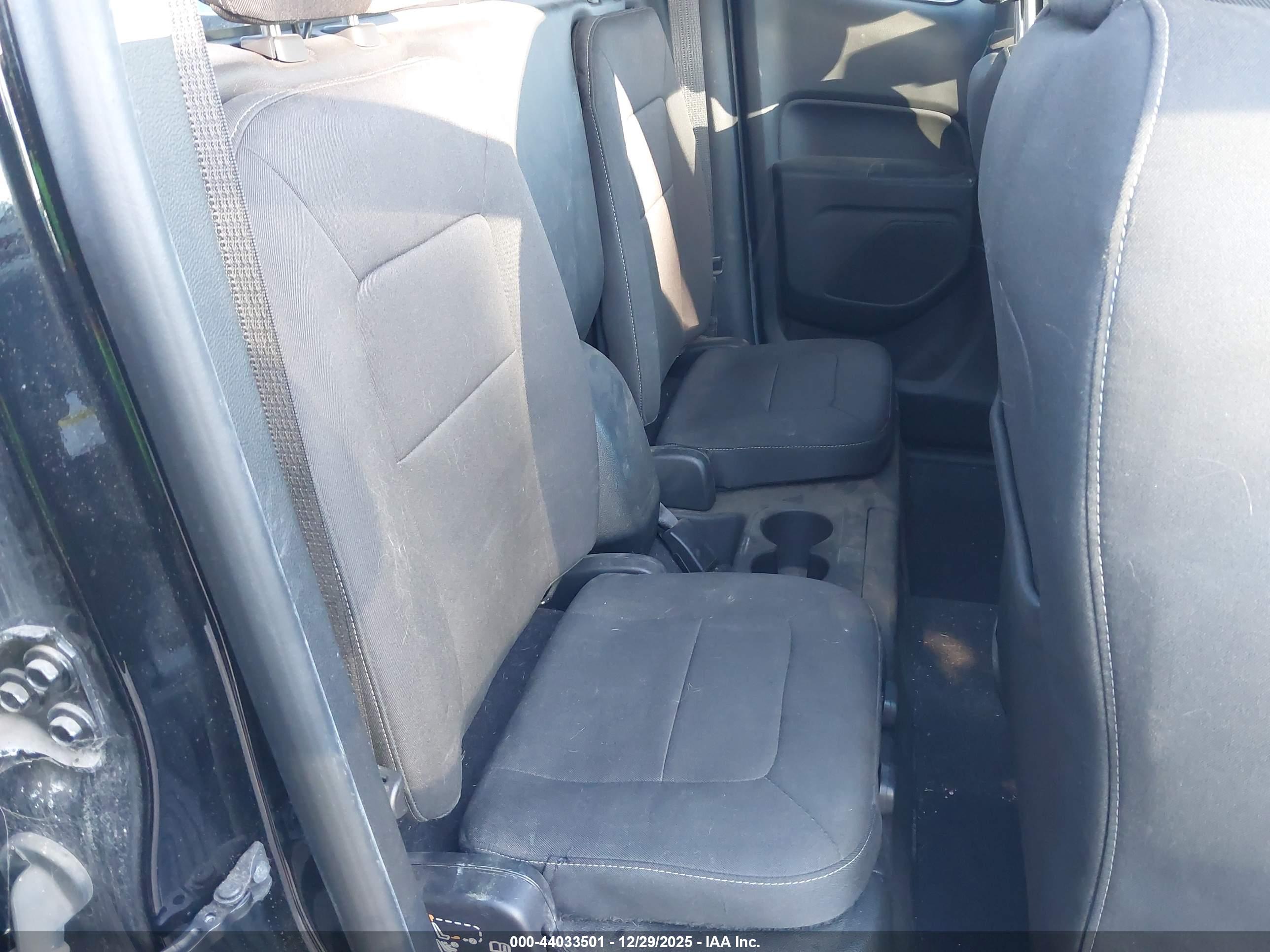 GMC CANYON image 8