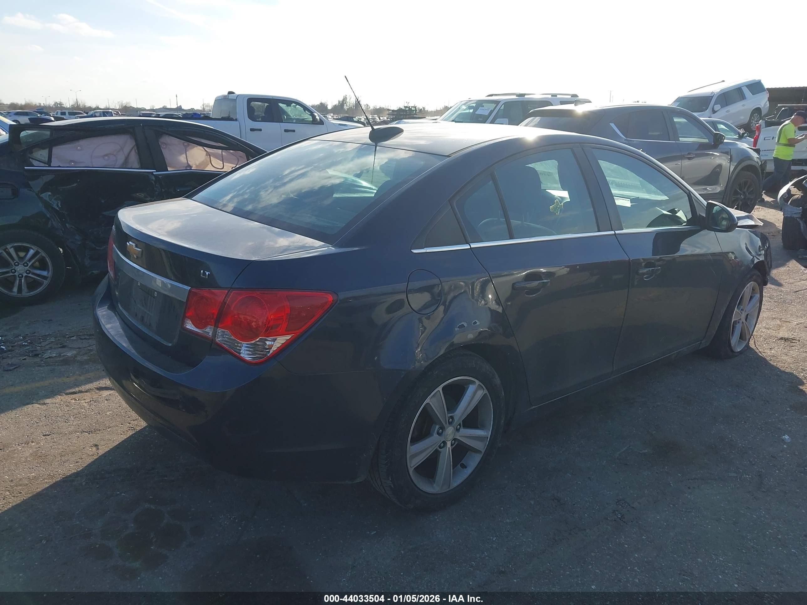 CHEVROLET CRUZE image 4