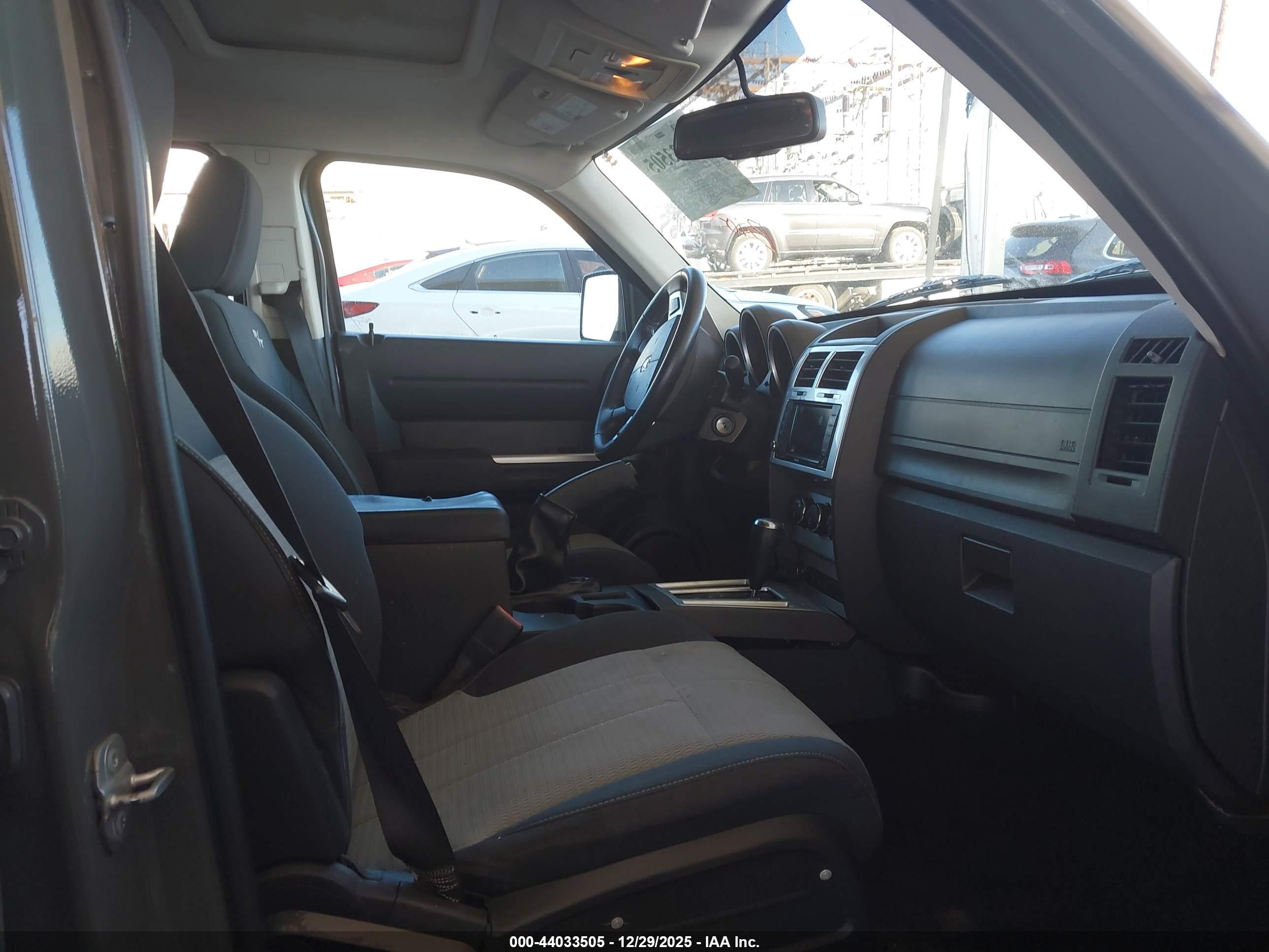 DODGE NITRO image 5