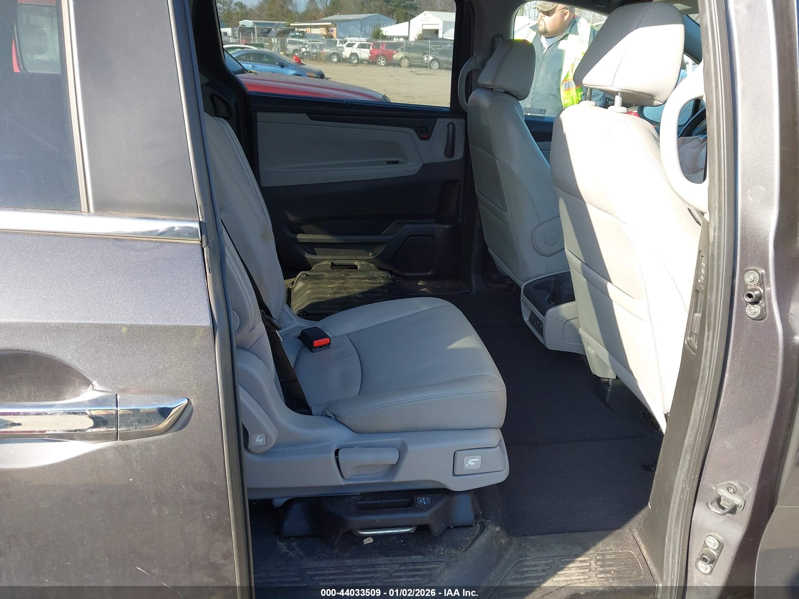 HONDA ODYSSEY image 8