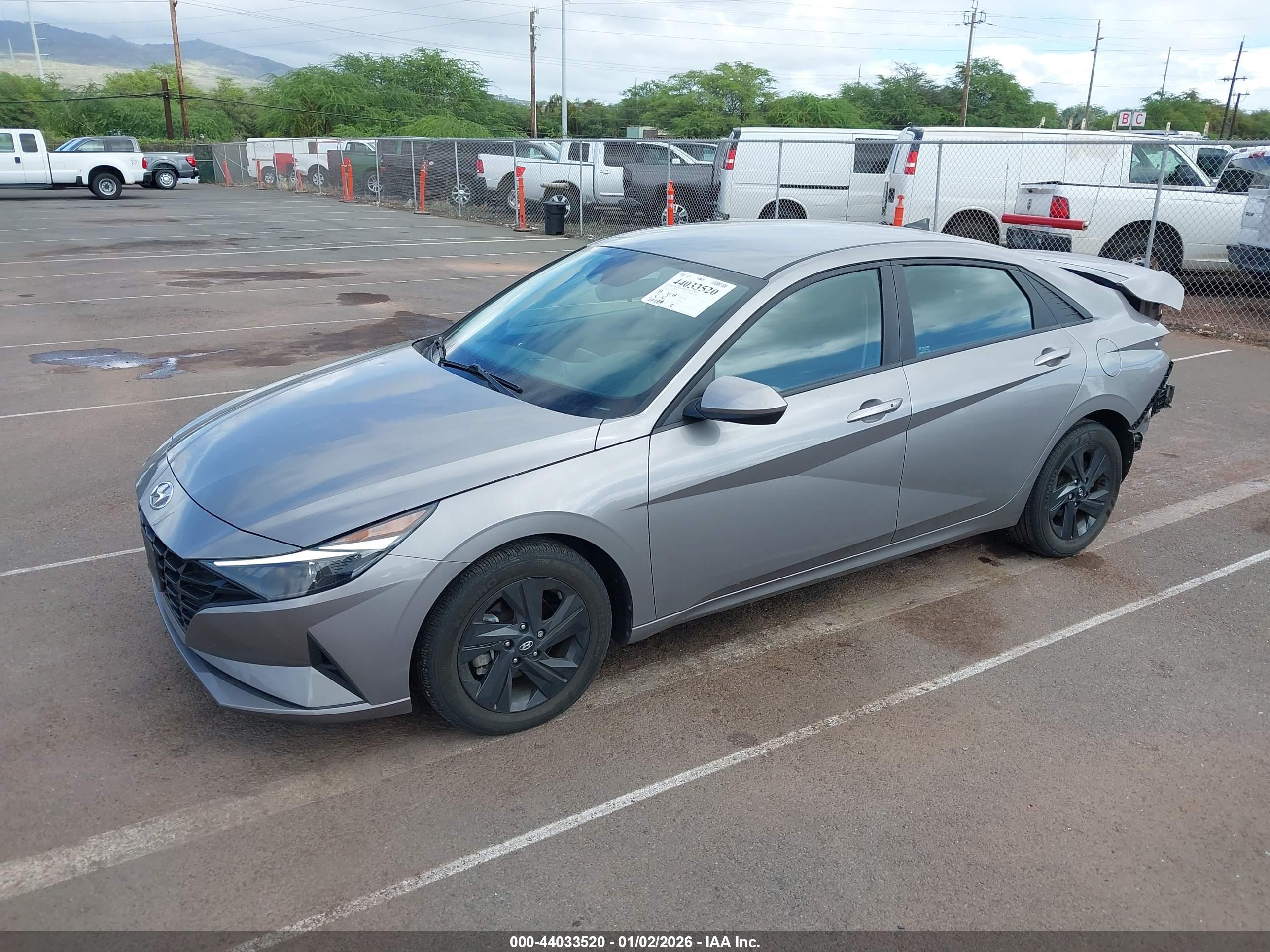 HYUNDAI ELANTRA image 2