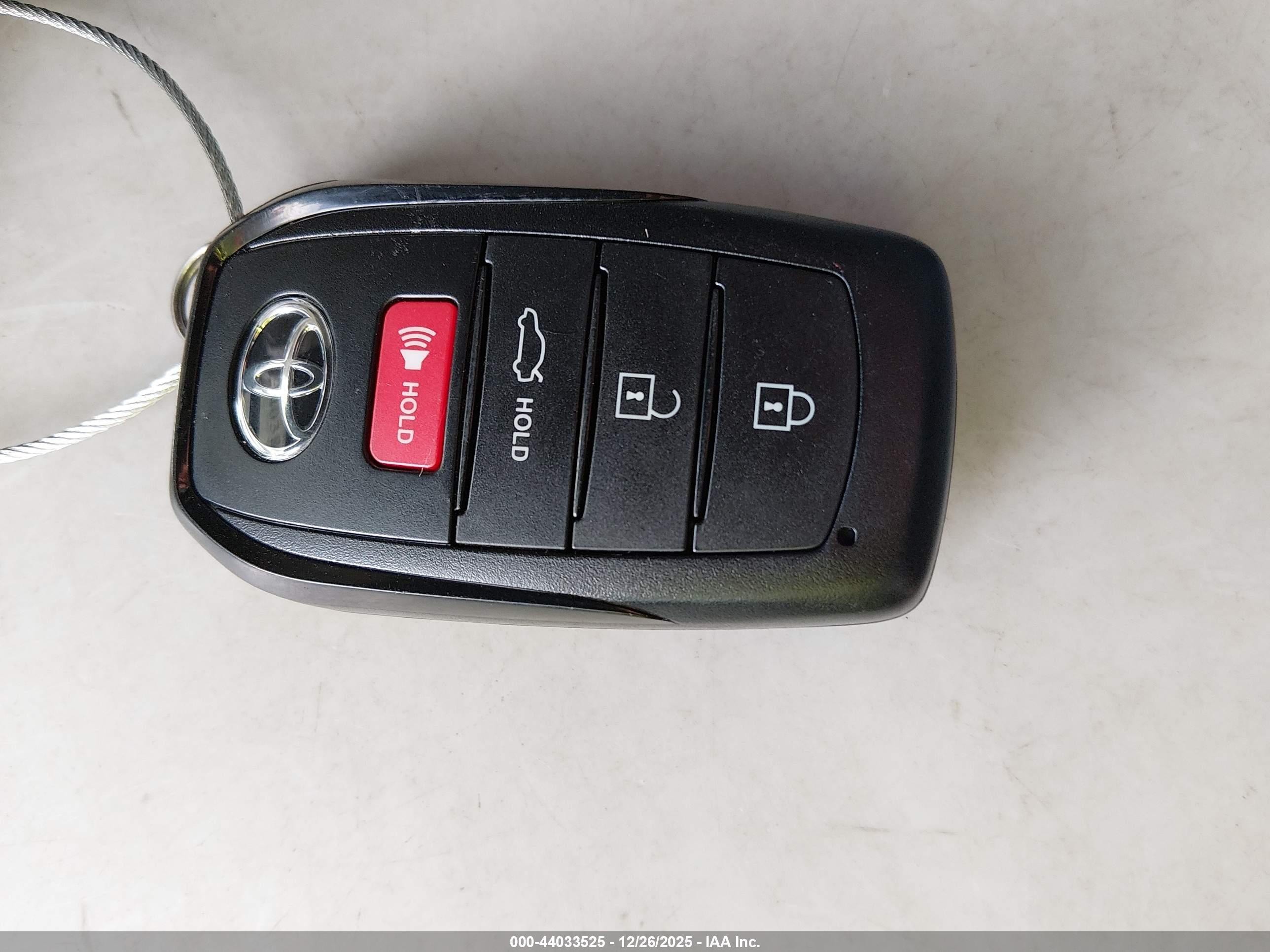 TOYOTA CAMRY image 11