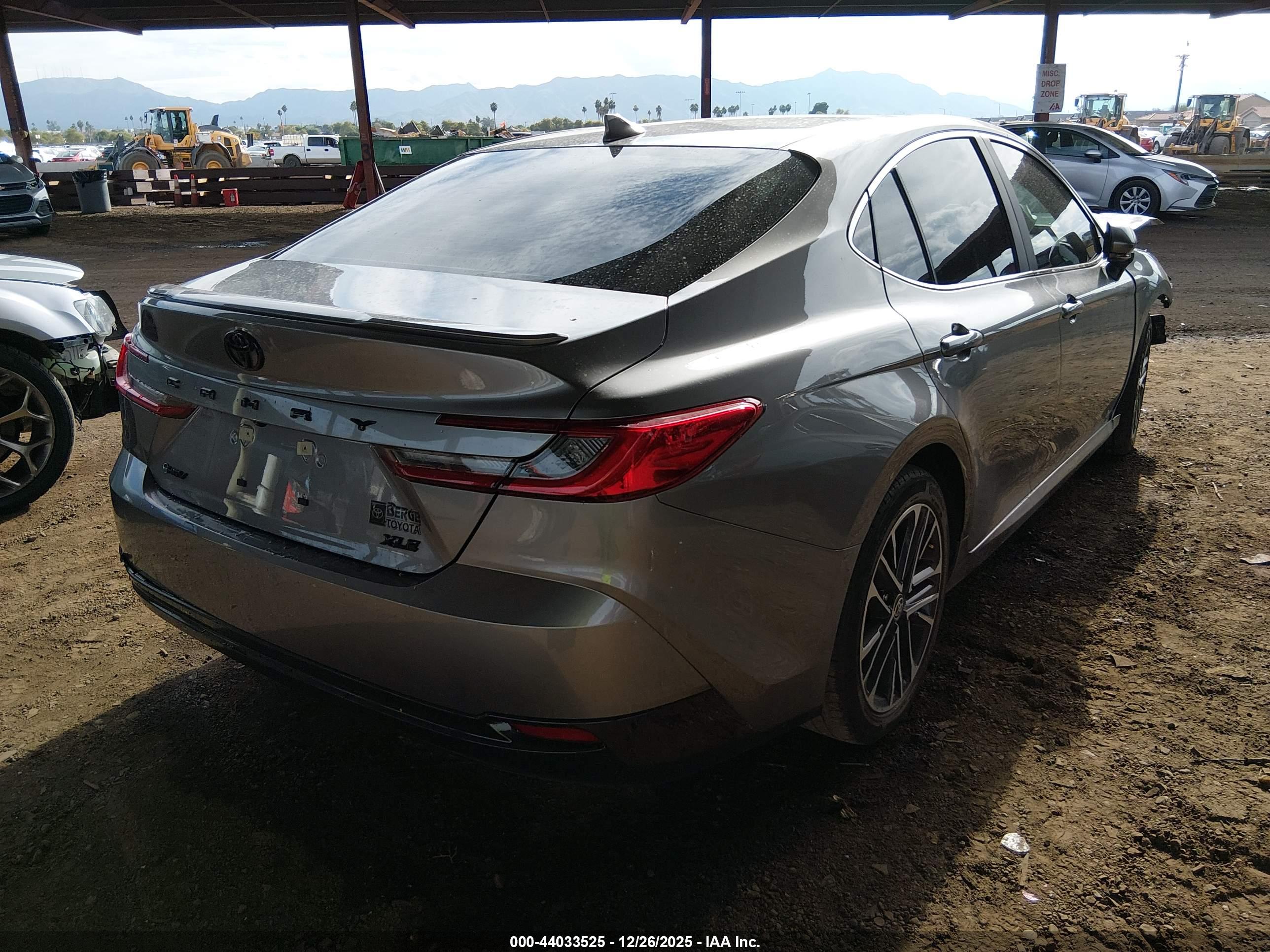 TOYOTA CAMRY image 4