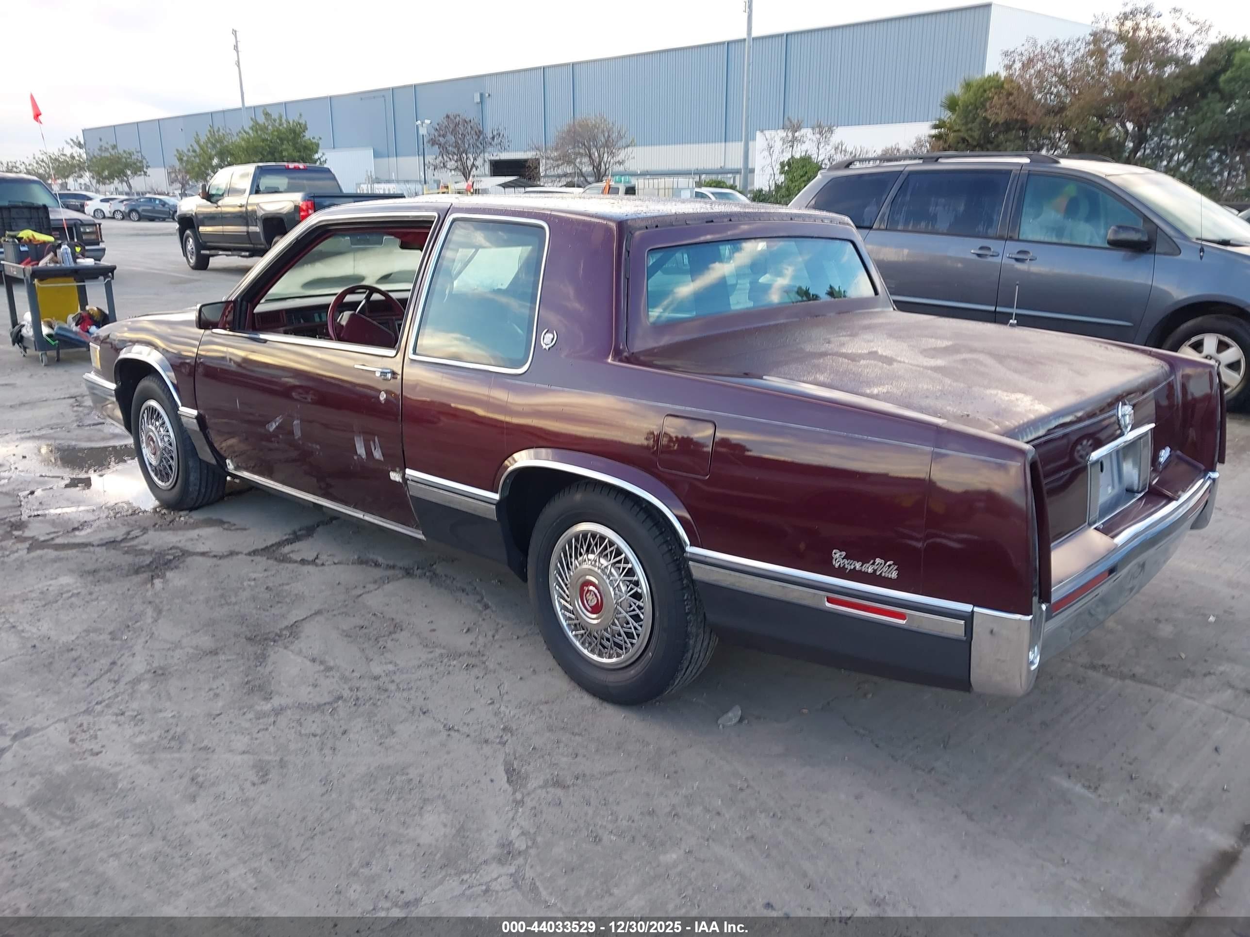 CADILLAC DEVILLE image 3