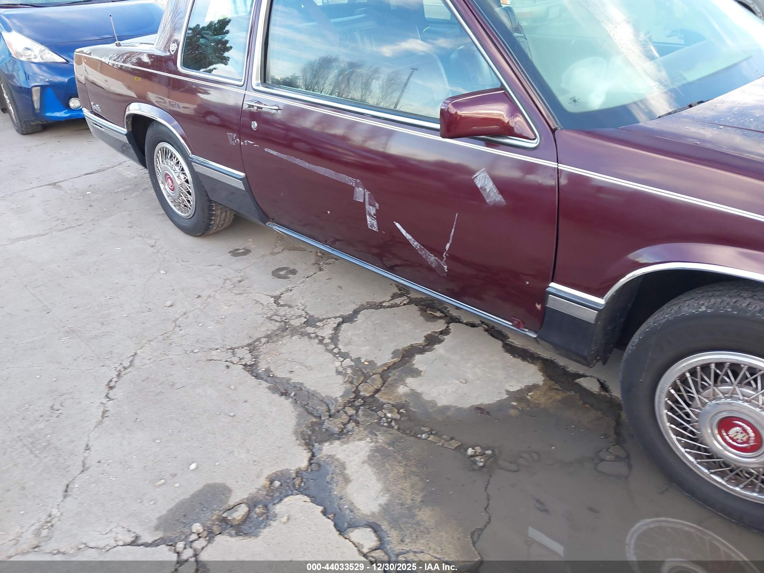 CADILLAC DEVILLE image 6