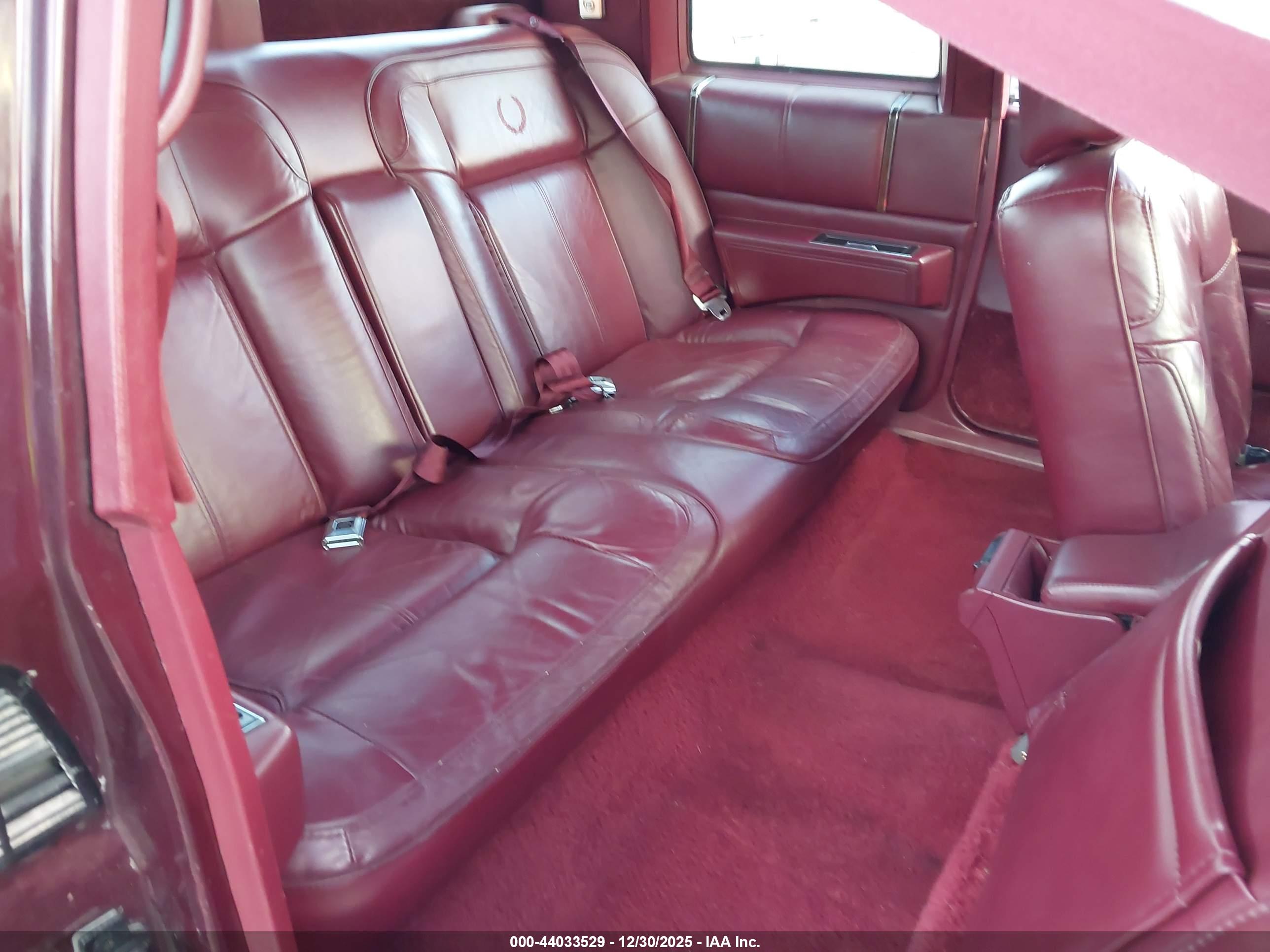 CADILLAC DEVILLE image 8