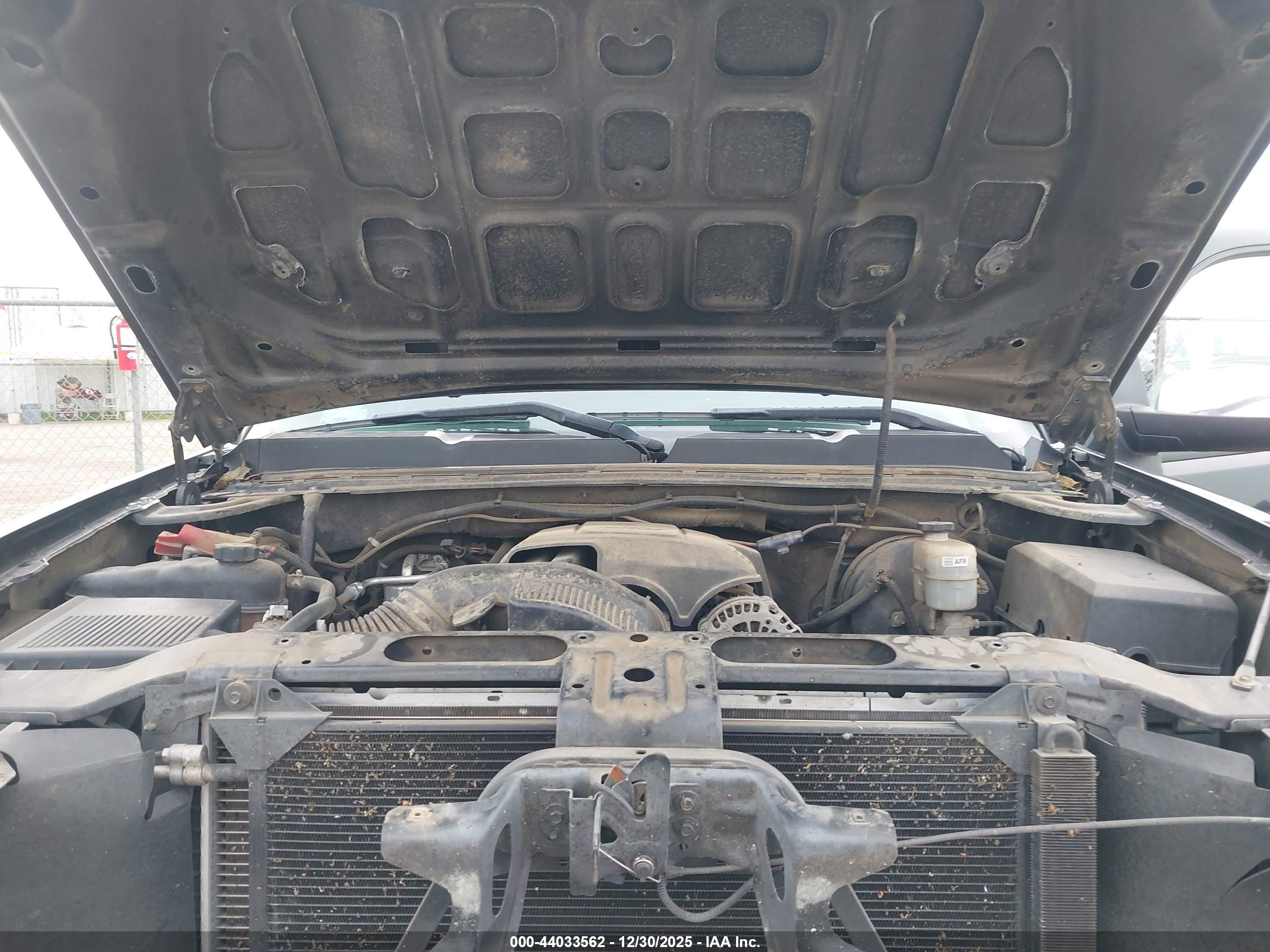 CHEVROLET SILVERADO image 10