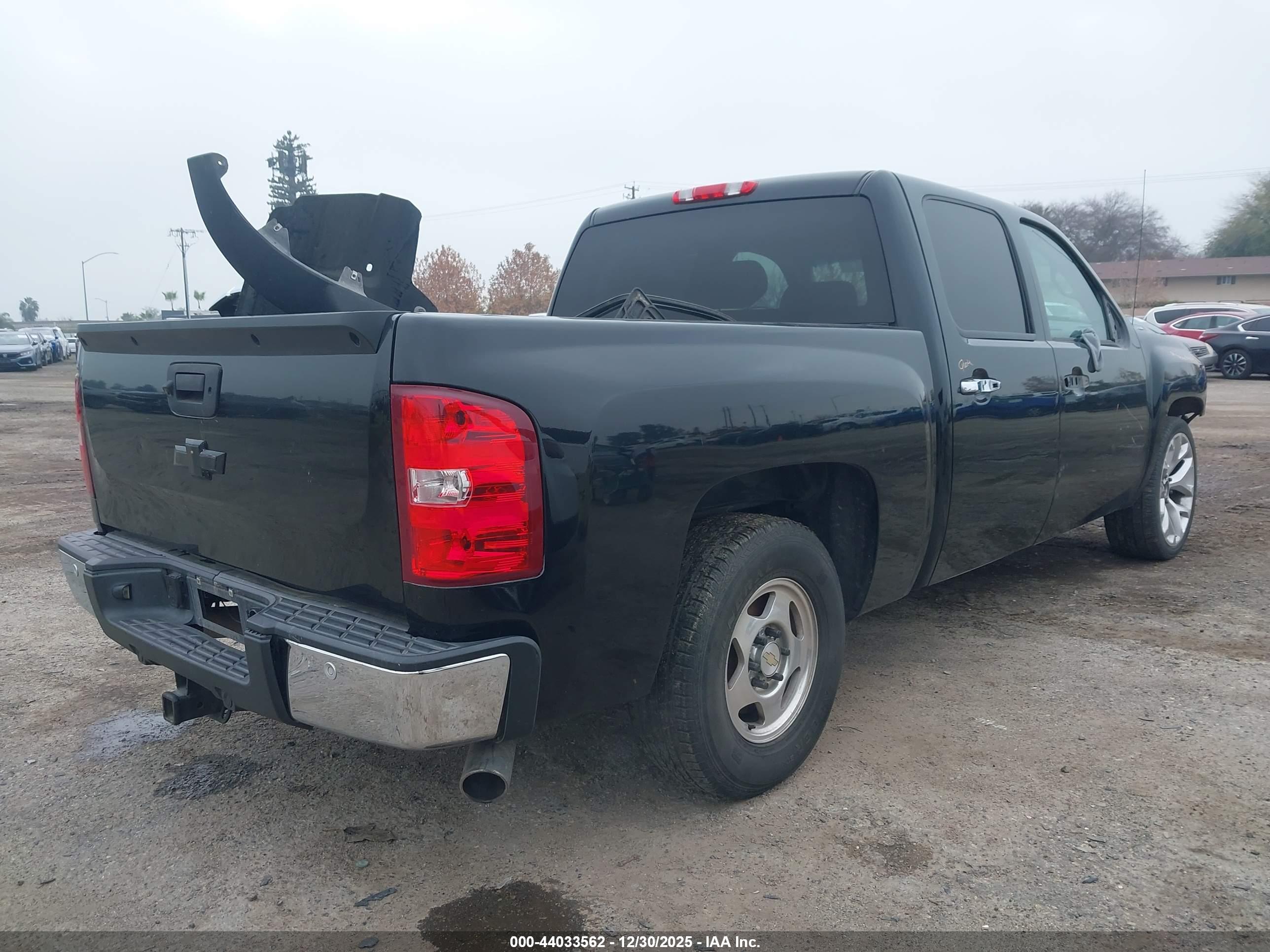 CHEVROLET SILVERADO image 4